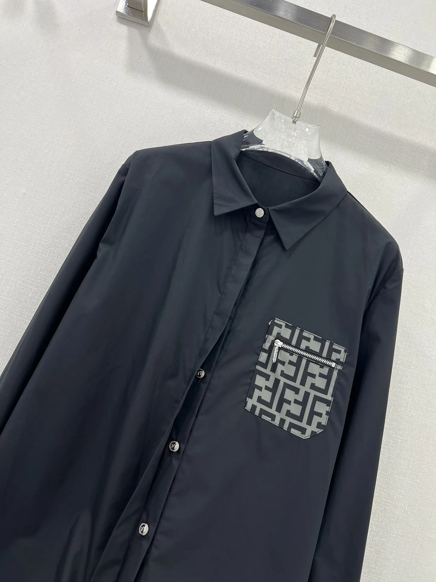 Fendi 24新作青クラシック柄のポケット長袖シャツ - 画像 (4)