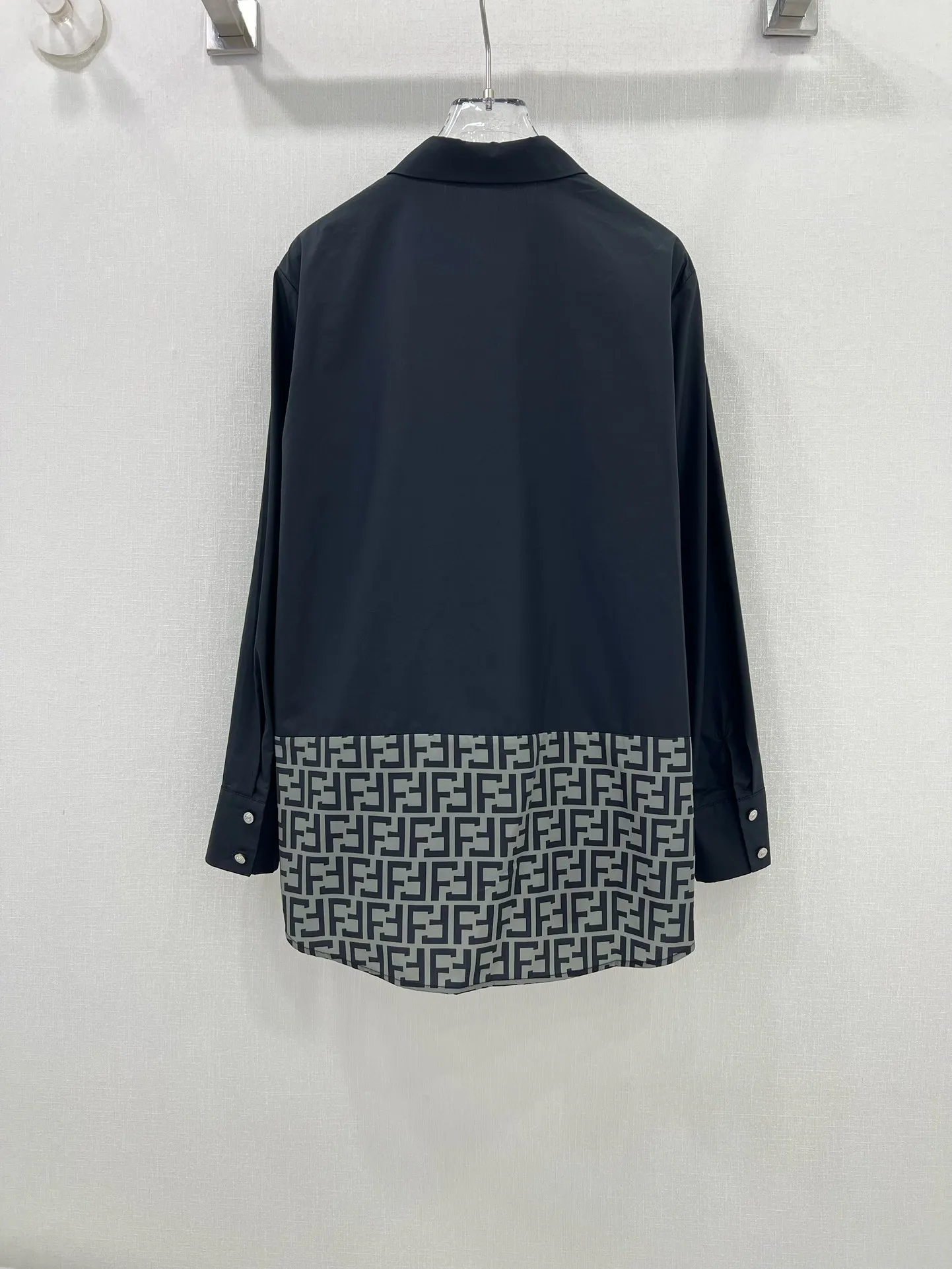 Fendi 24新作青クラシック柄のポケット長袖シャツ - 画像 (8)