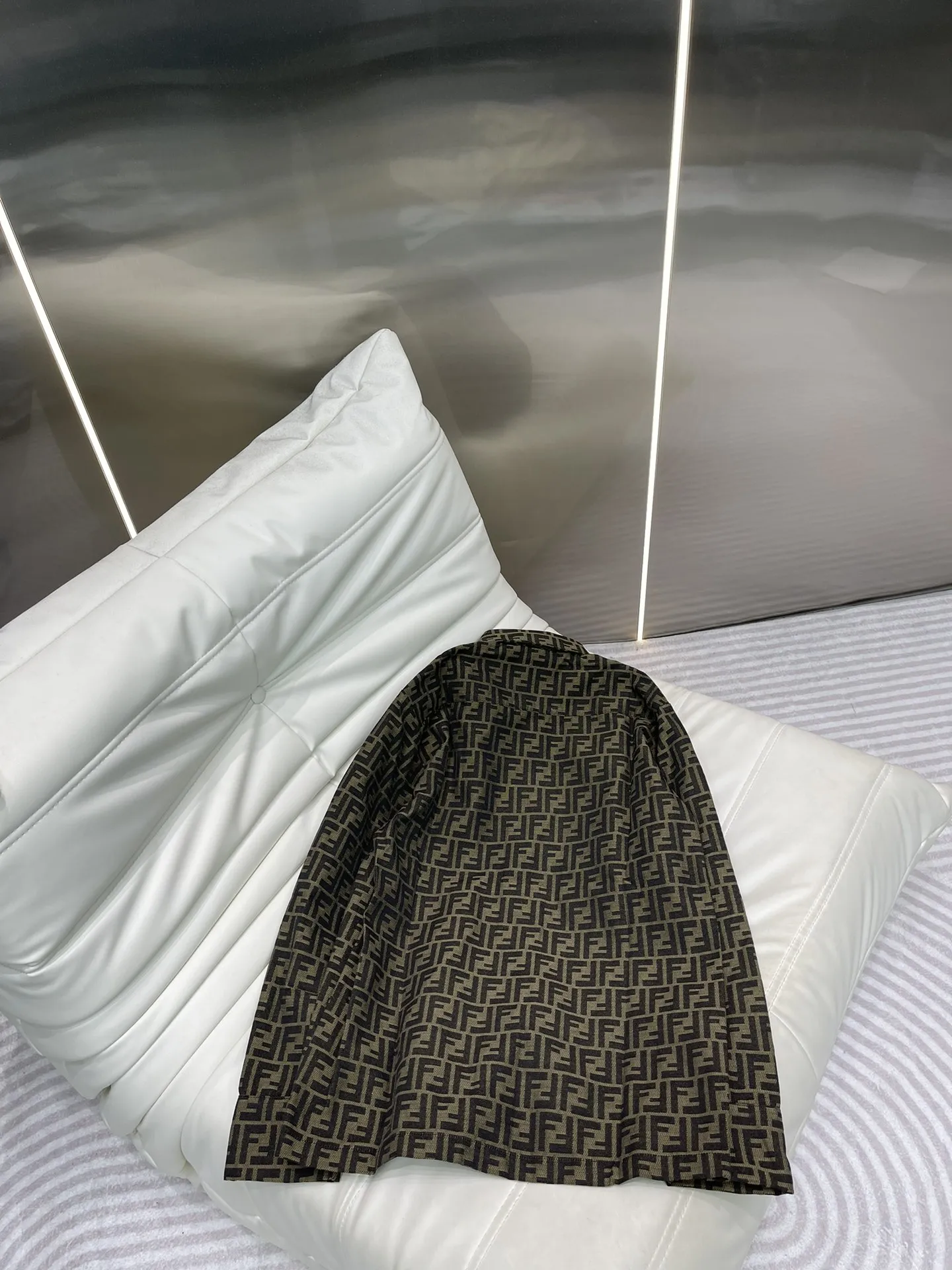 フェンディ2024新作フルプリントロゴシャツユニセックス - 画像 (6)