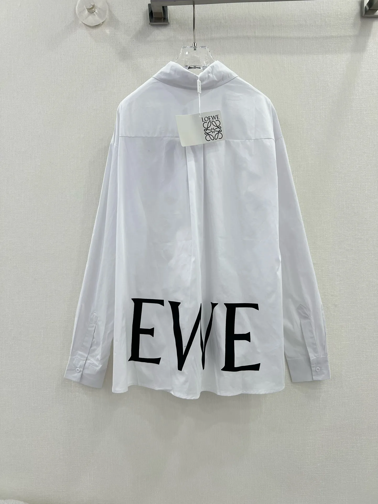 LOEWE新作白シャツロゴ刺繍SML - 画像 (10)