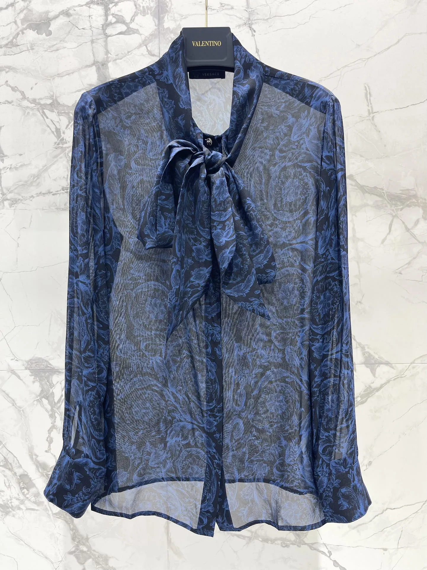 ジ アン フェレ2024新作Baroccoブルーボウシャツ - 画像 (3)