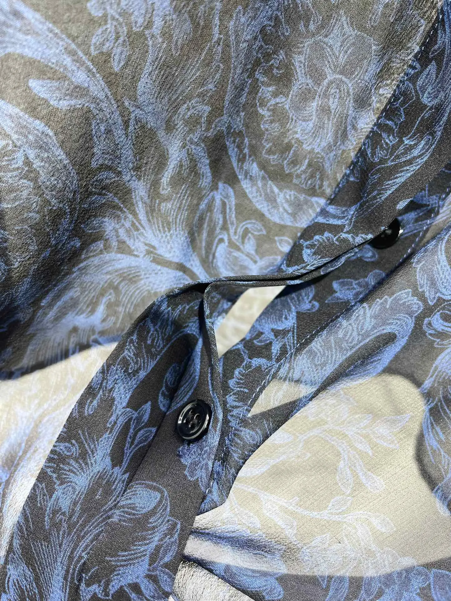 ジ アン フェレ2024新作Baroccoブルーボウシャツ - 画像 (7)