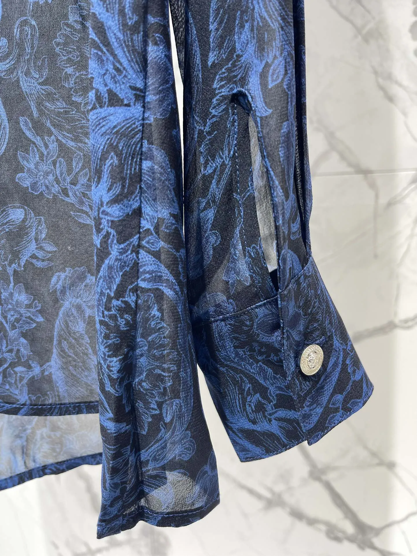 ジ アン フェレ2024新作Baroccoブルーボウシャツ - 画像 (9)