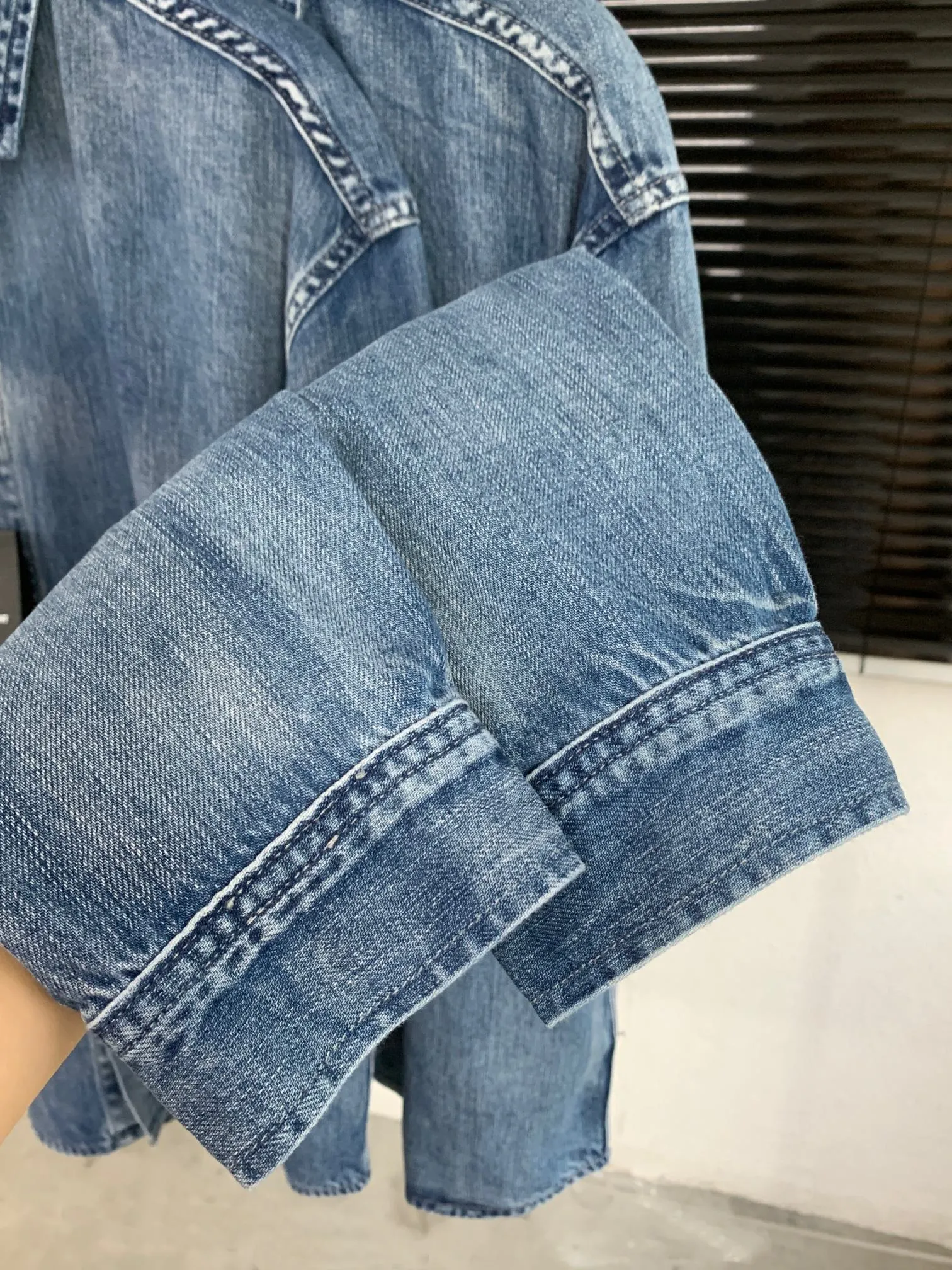 YSL新作青カウボーイシャツコートアルファベット刺繍 - 画像 (8)