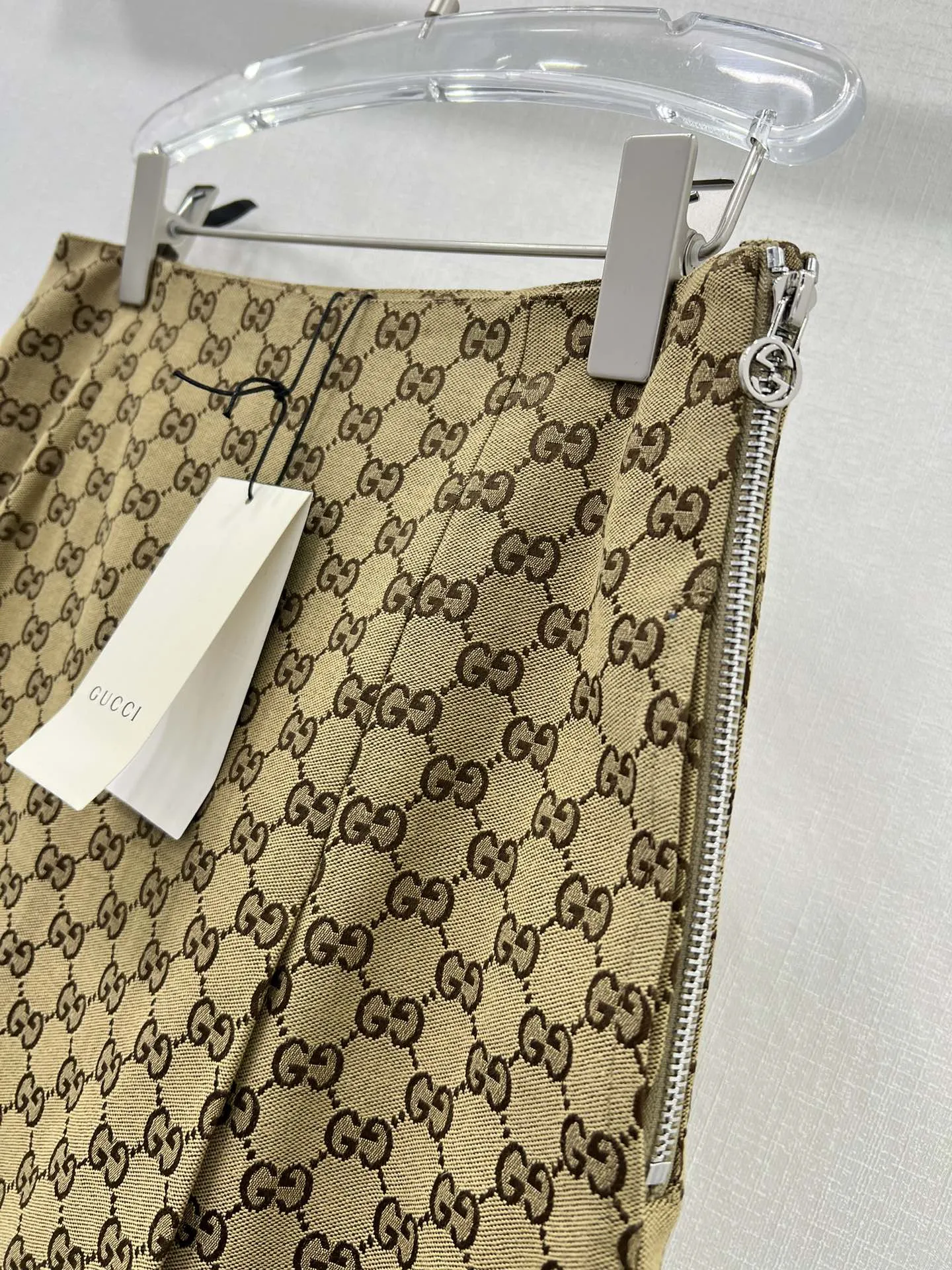 GUCCI 2024春夏ベージュAライン半スカート - 画像 (7)