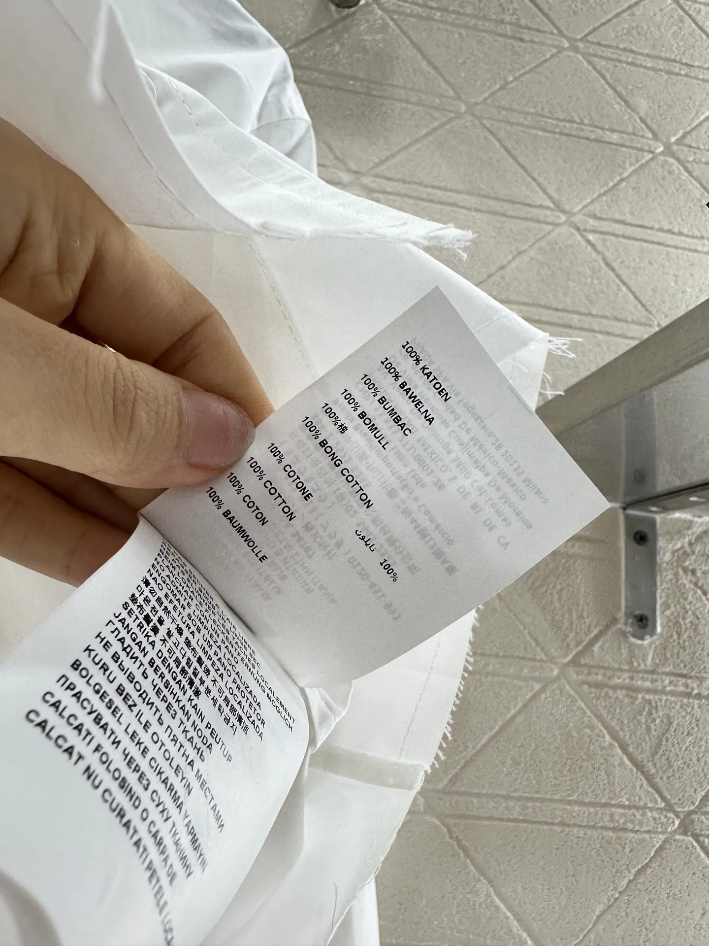 Miu Miu 2025年新作 ホワイト ショートシャツ プリーツスカート セット - 画像 (8)