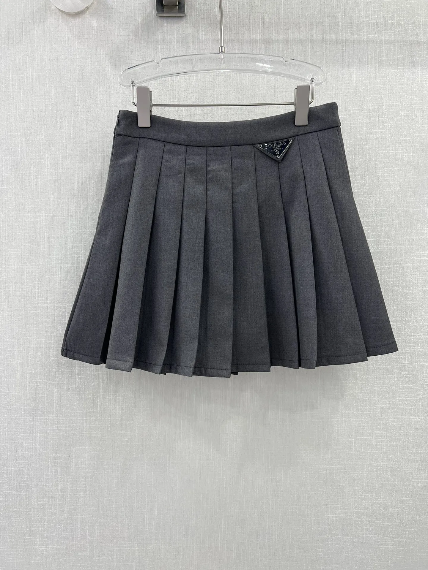 PRADA 23初秋の新作Aラインプリーツスカート