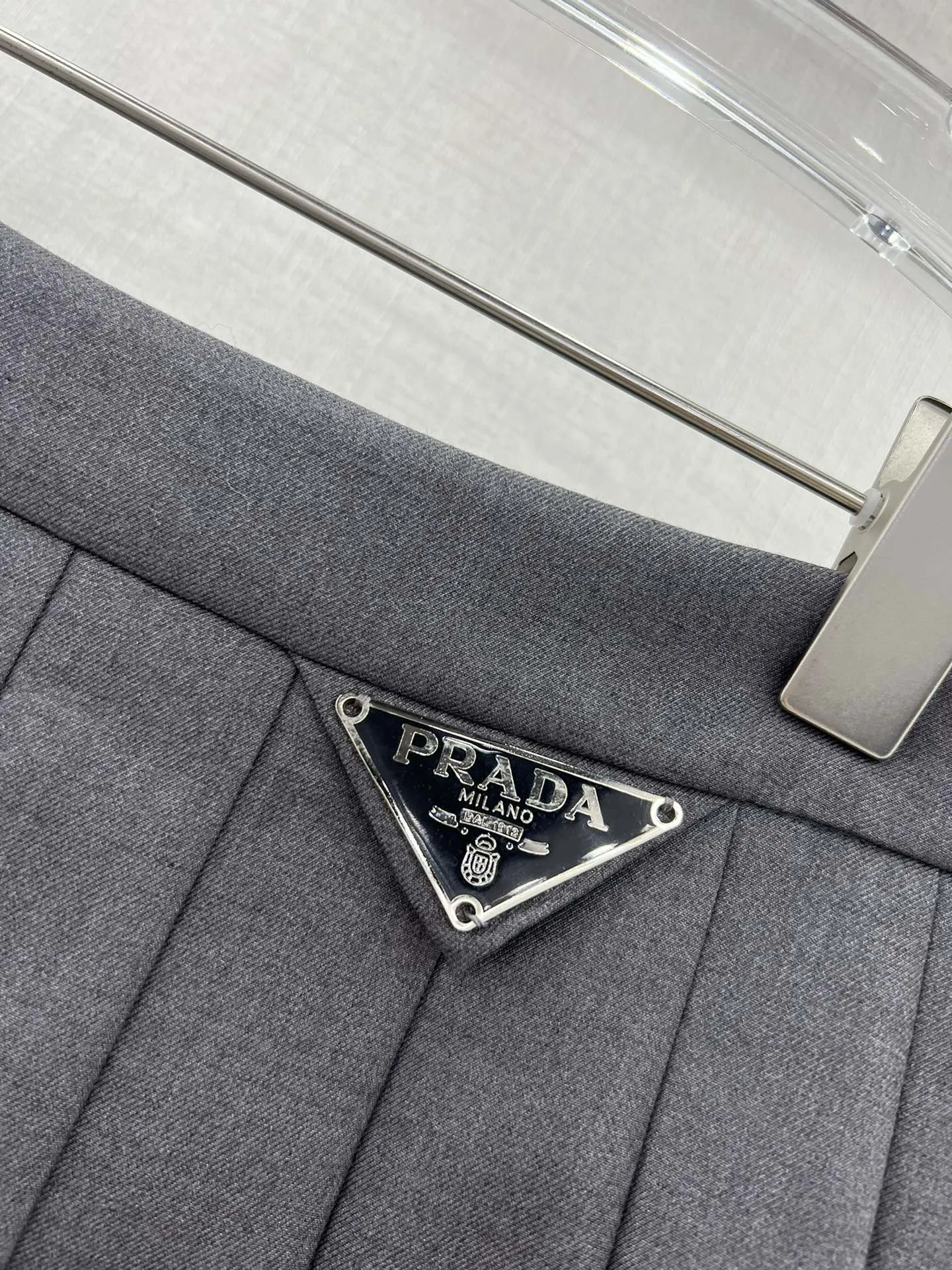 PRADA 23初秋の新作Aラインプリーツスカート - 画像 (3)