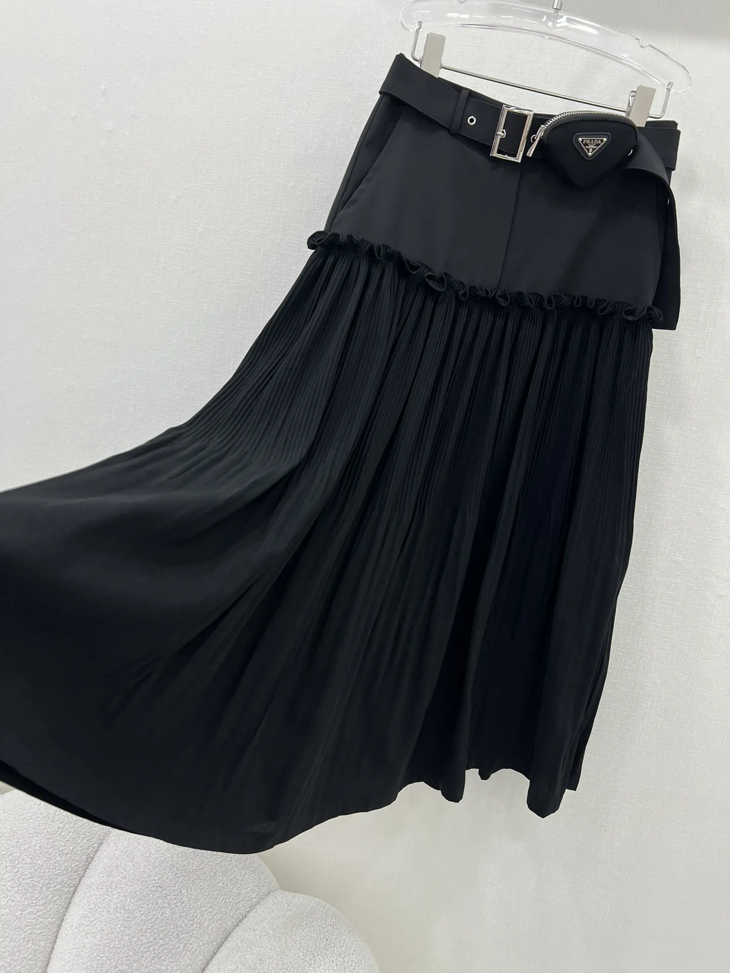 プラダ ブラック 長スカート 2024早春新作 - 画像 (6)
