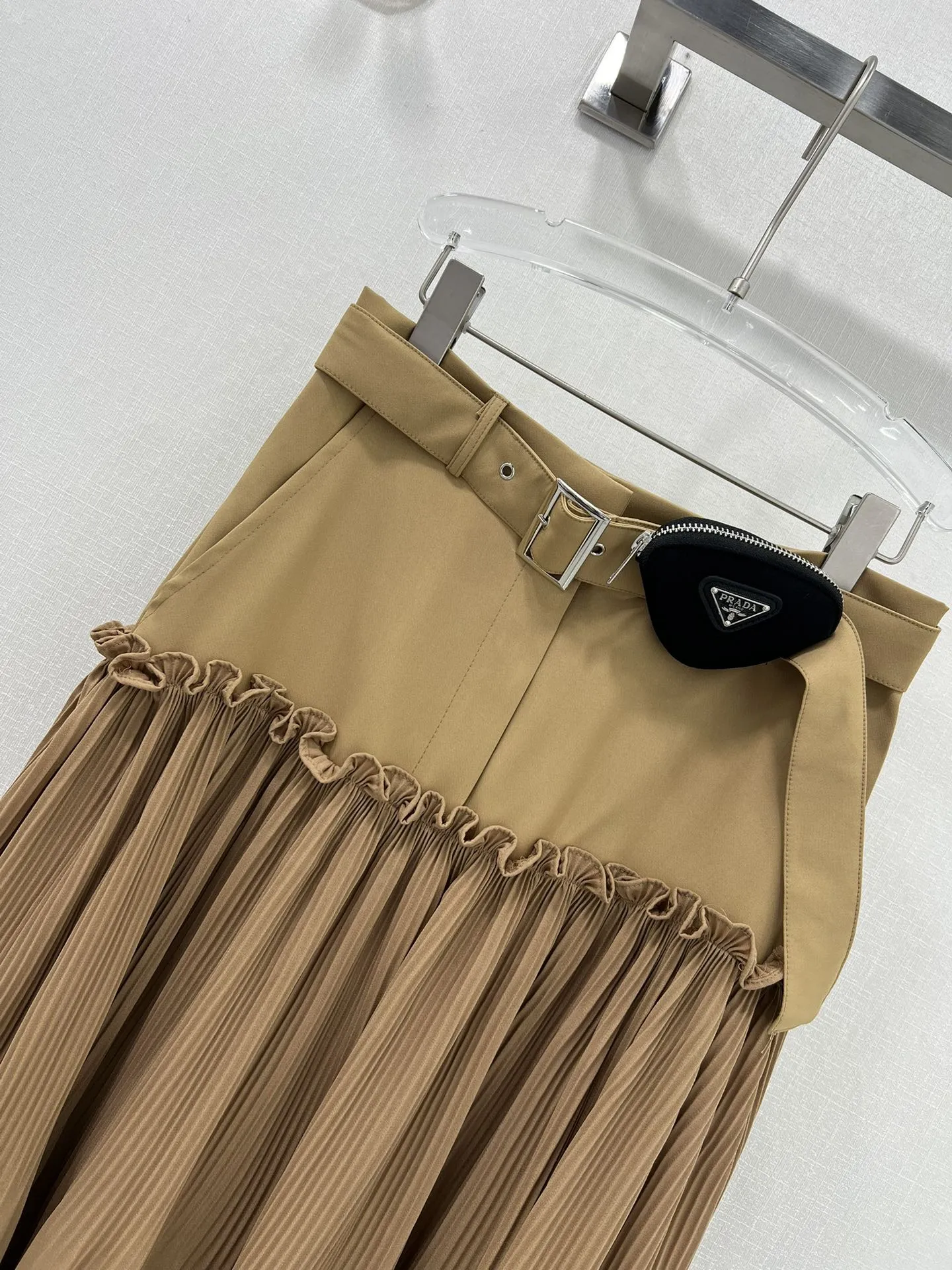 PRADA 24春新作ベージュ長スカートSML - 画像 (4)