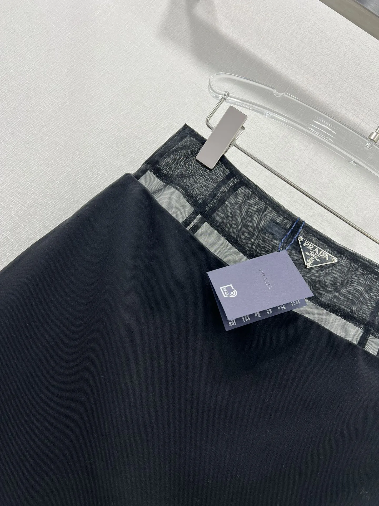 PRADA 2024春限定パーティースカート ブラック - 画像 (4)