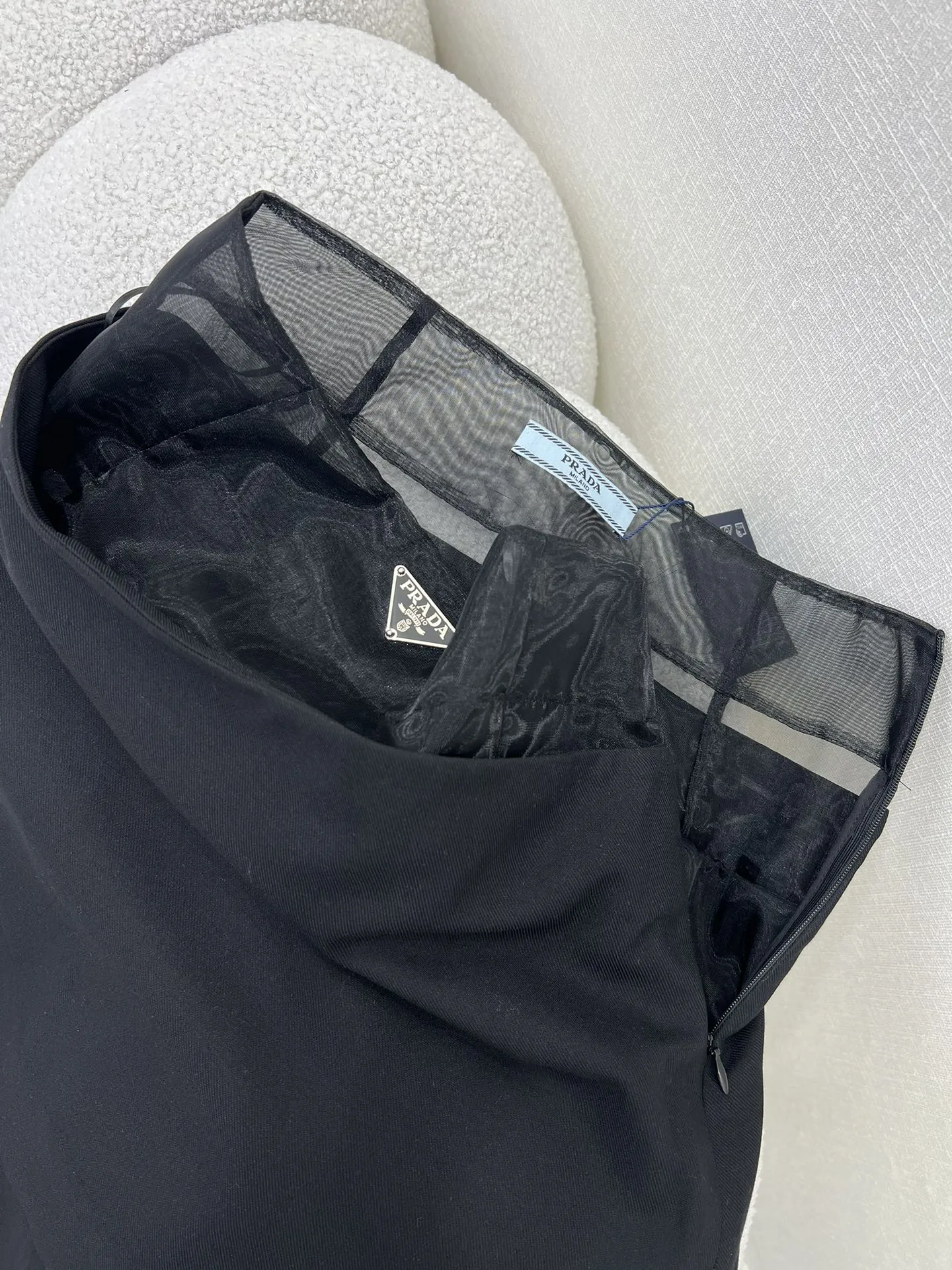 PRADA 2024春限定パーティースカート ブラック - 画像 (7)