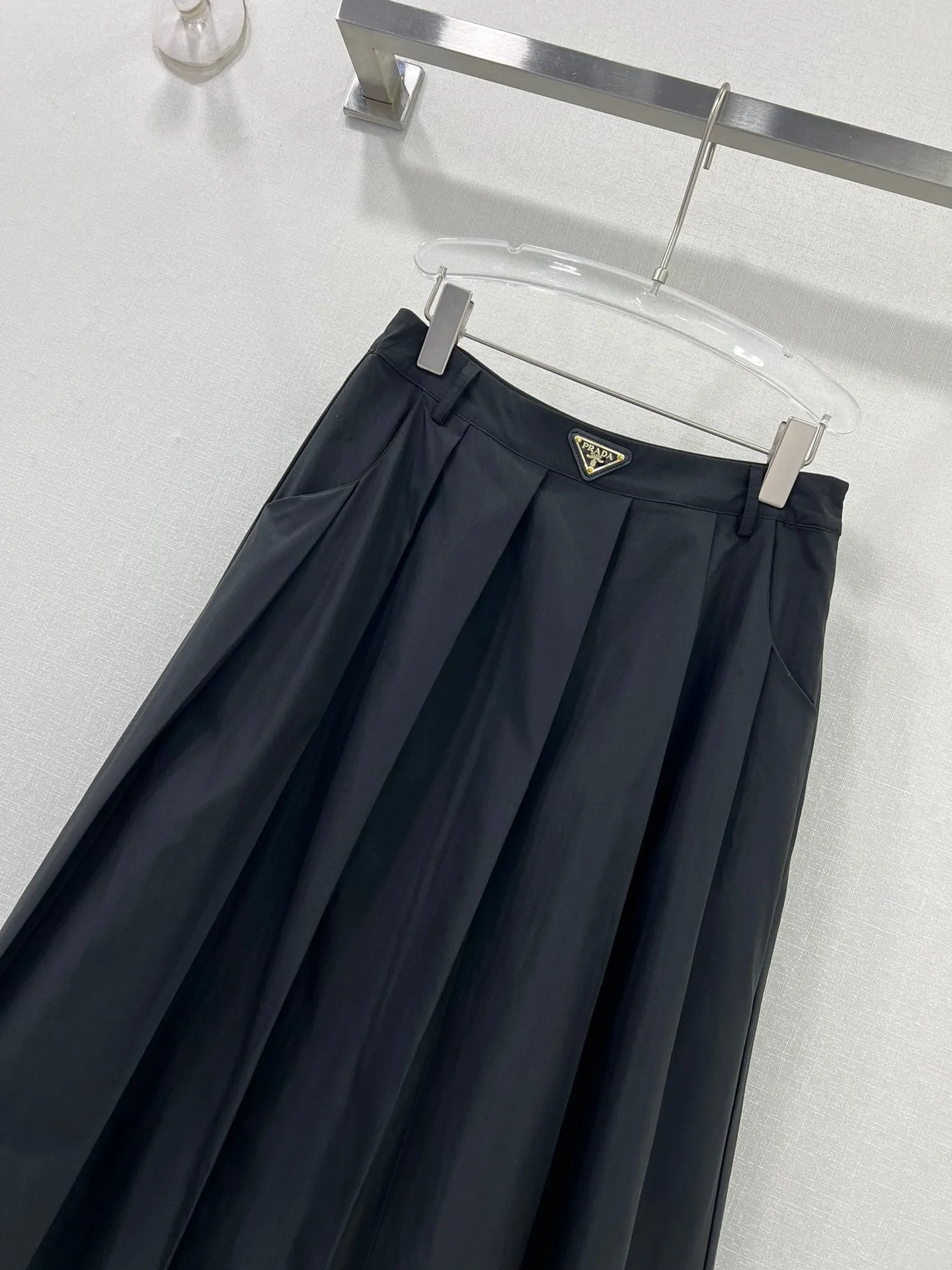 PRADA 2024年春夏スカート ブラック Aラインスタイル - 画像 (5)