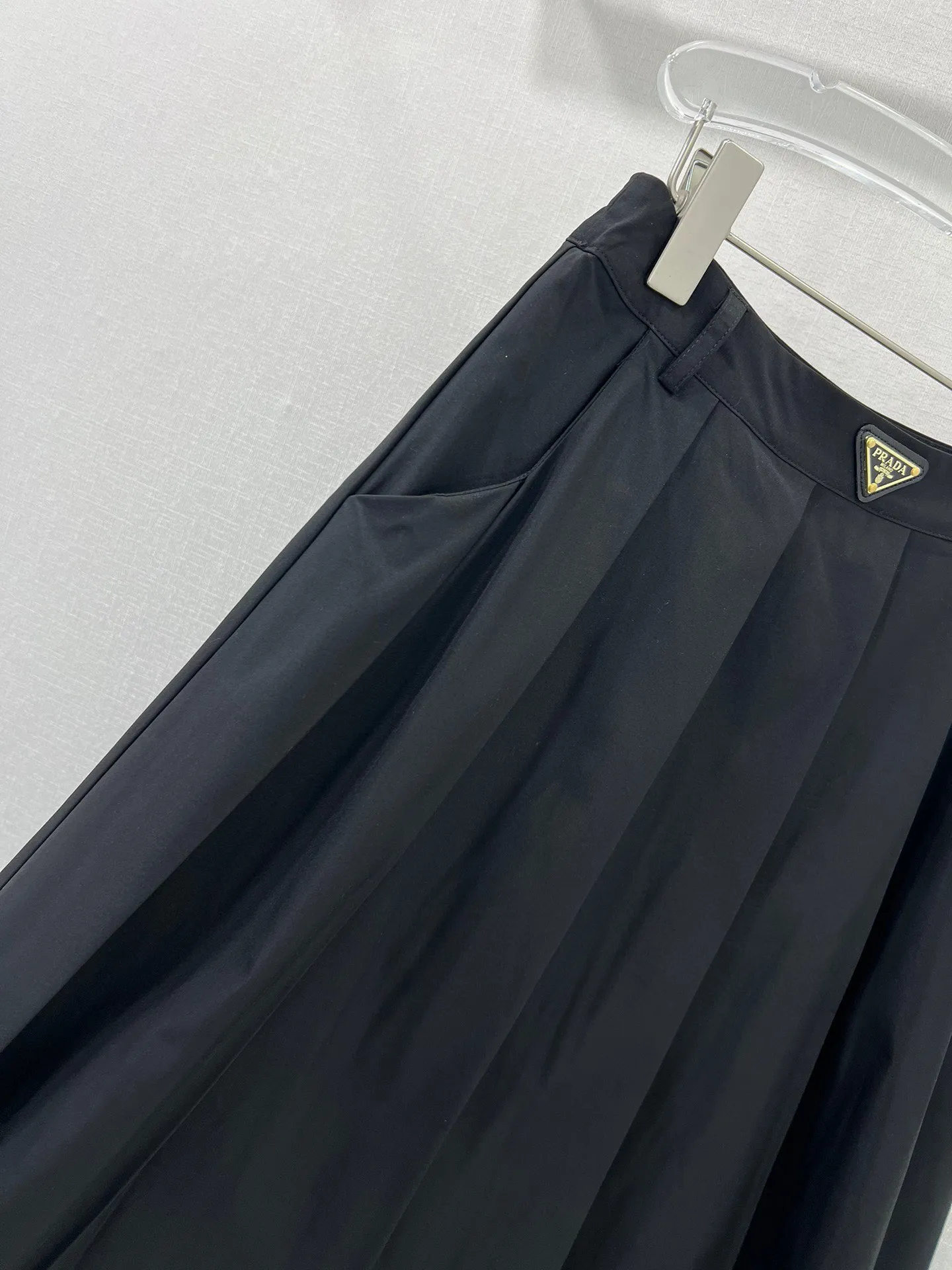 PRADA 2024年春夏スカート ブラック Aラインスタイル - 画像 (7)