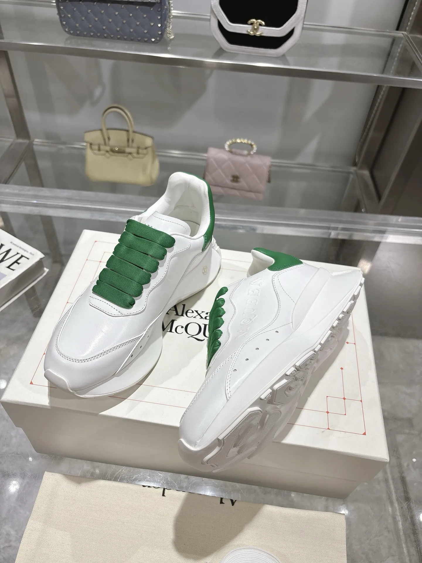 ALEXANDER MCQUEEN 白緑 スニーカー 2025春夏 - 画像 (9)