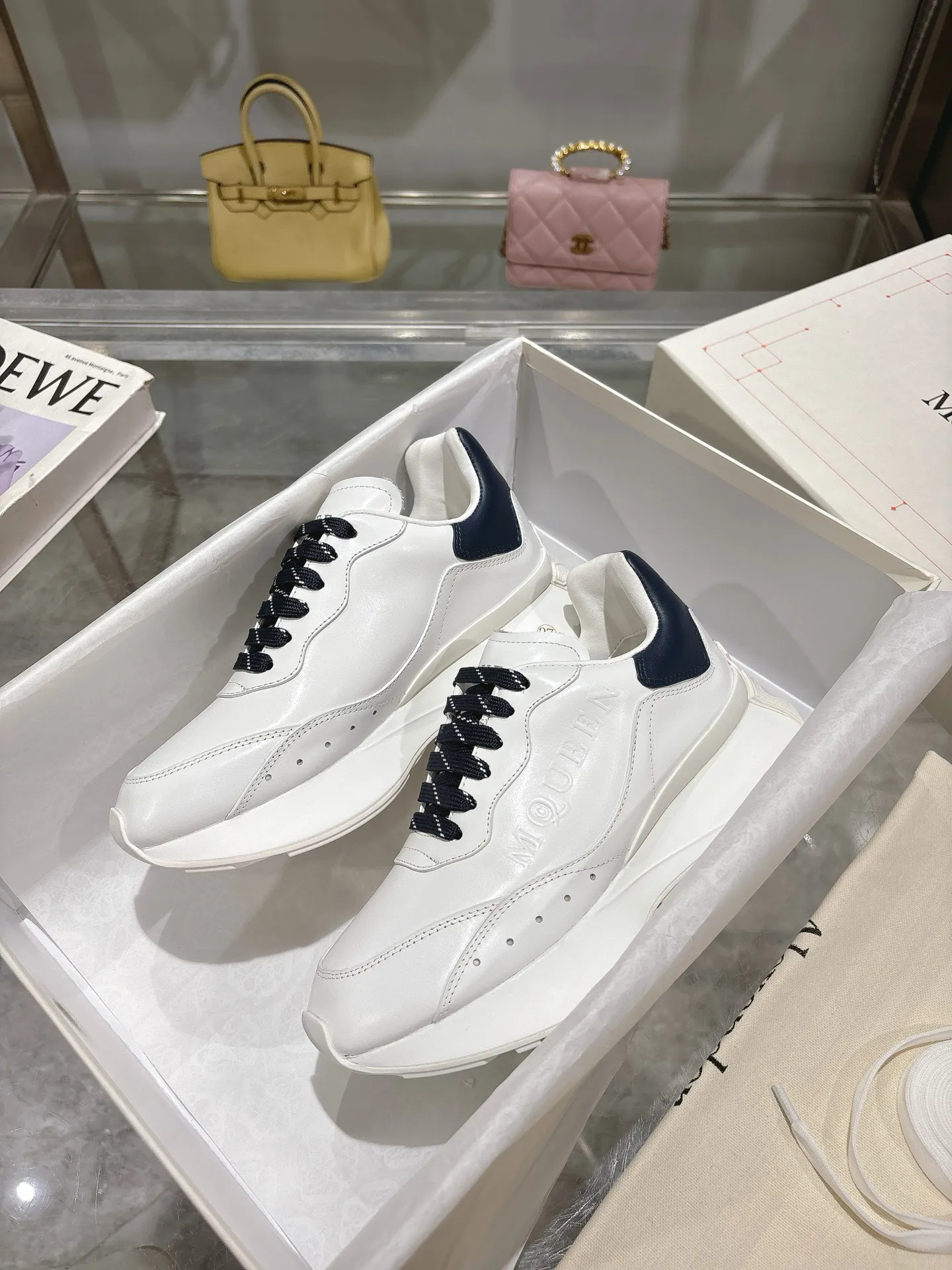 ALEXANDER MCQUEEN ホワイト スニーカー 2025春夏 - 画像 (5)