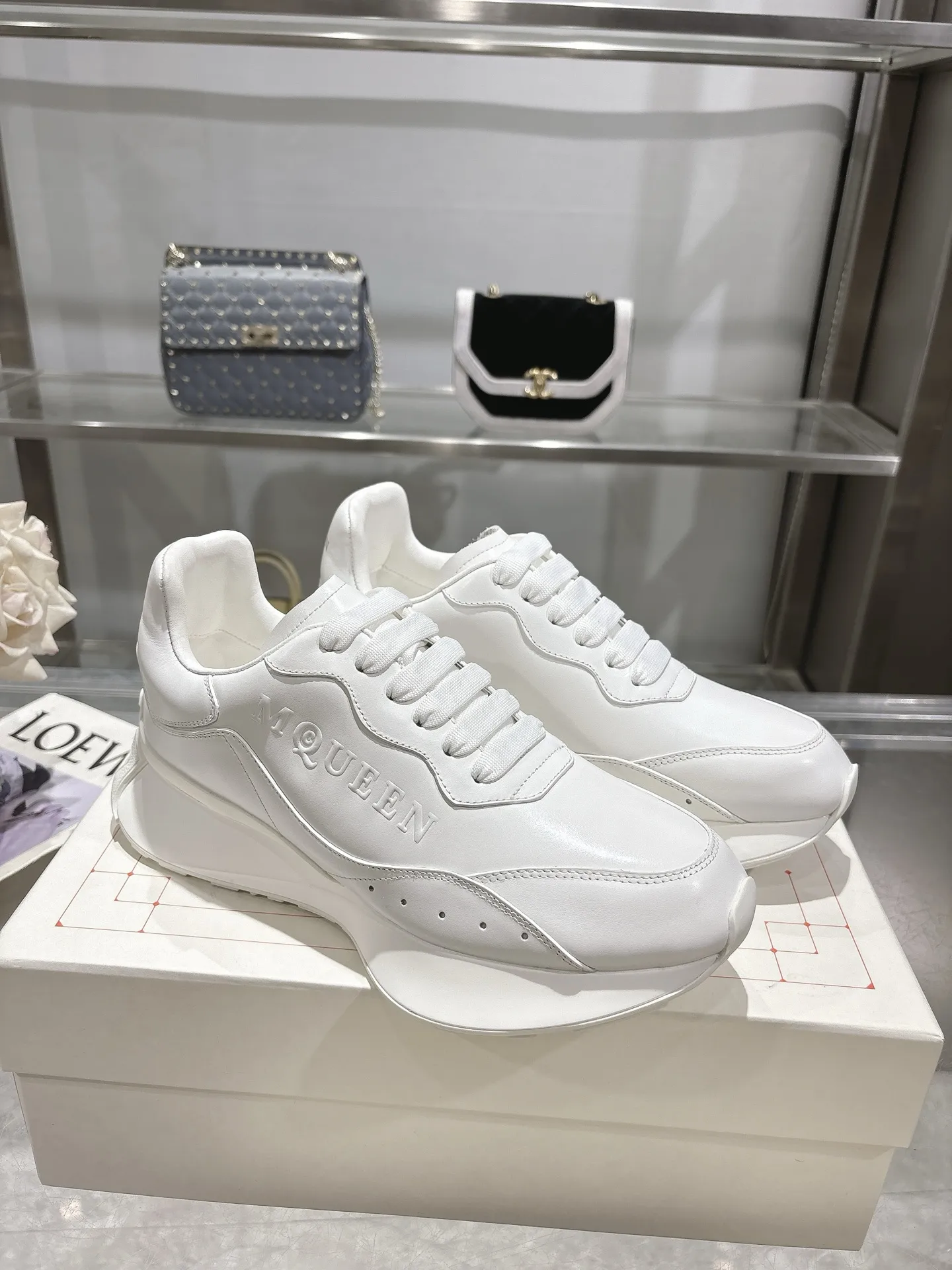 ALEXANDER MCQUEEN 白 スニーカー 2025春夏 - 画像 (3)