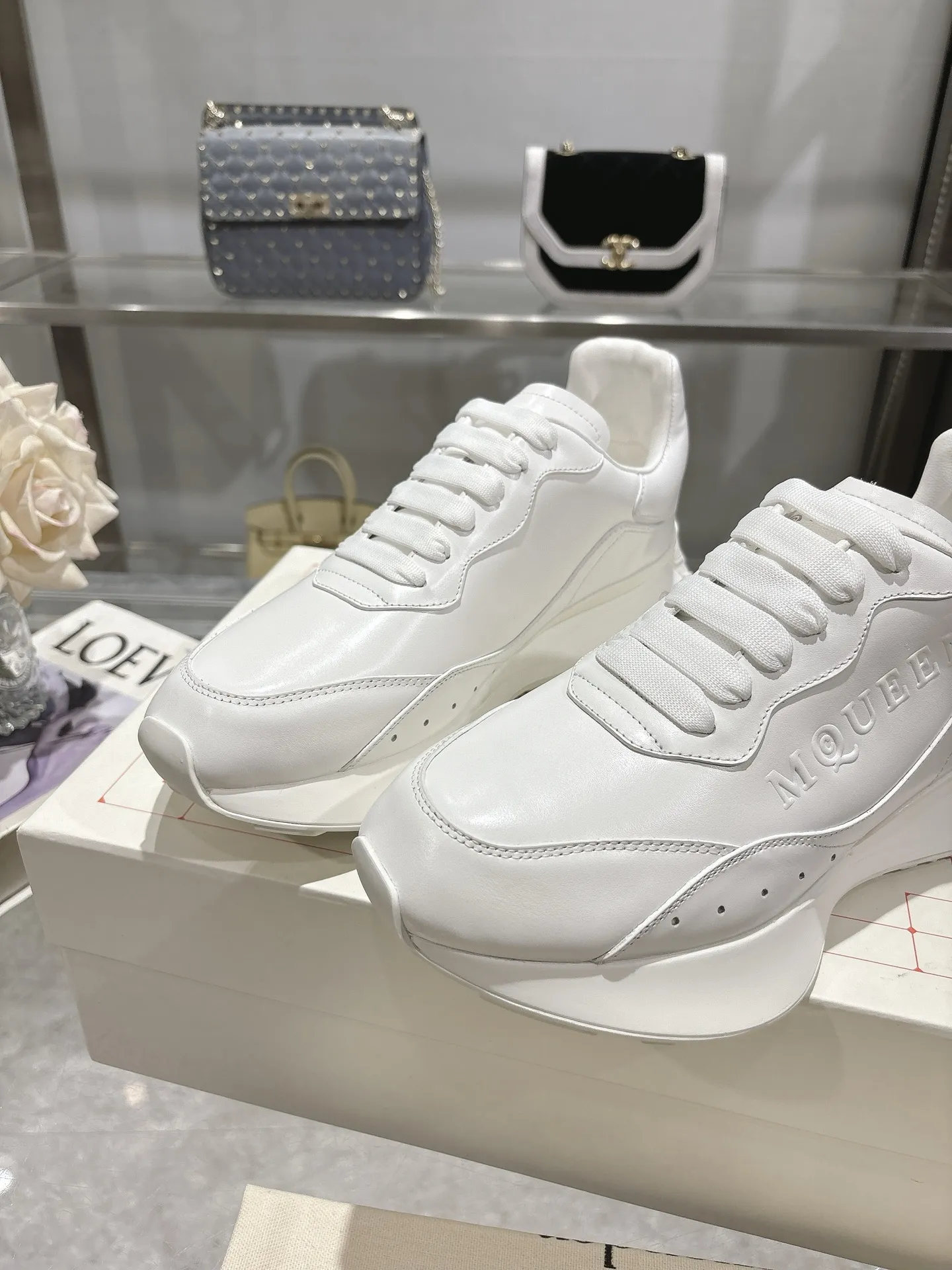 ALEXANDER MCQUEEN 白 スニーカー 2025春夏 - 画像 (5)