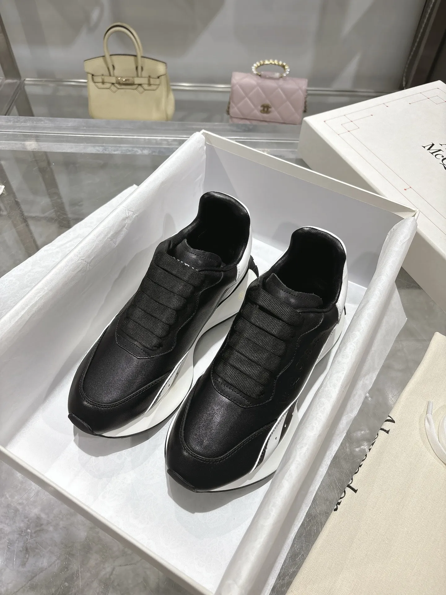ALEXANDER MCQUEEN 黒白 Sprintスニーカー - 画像 (7)