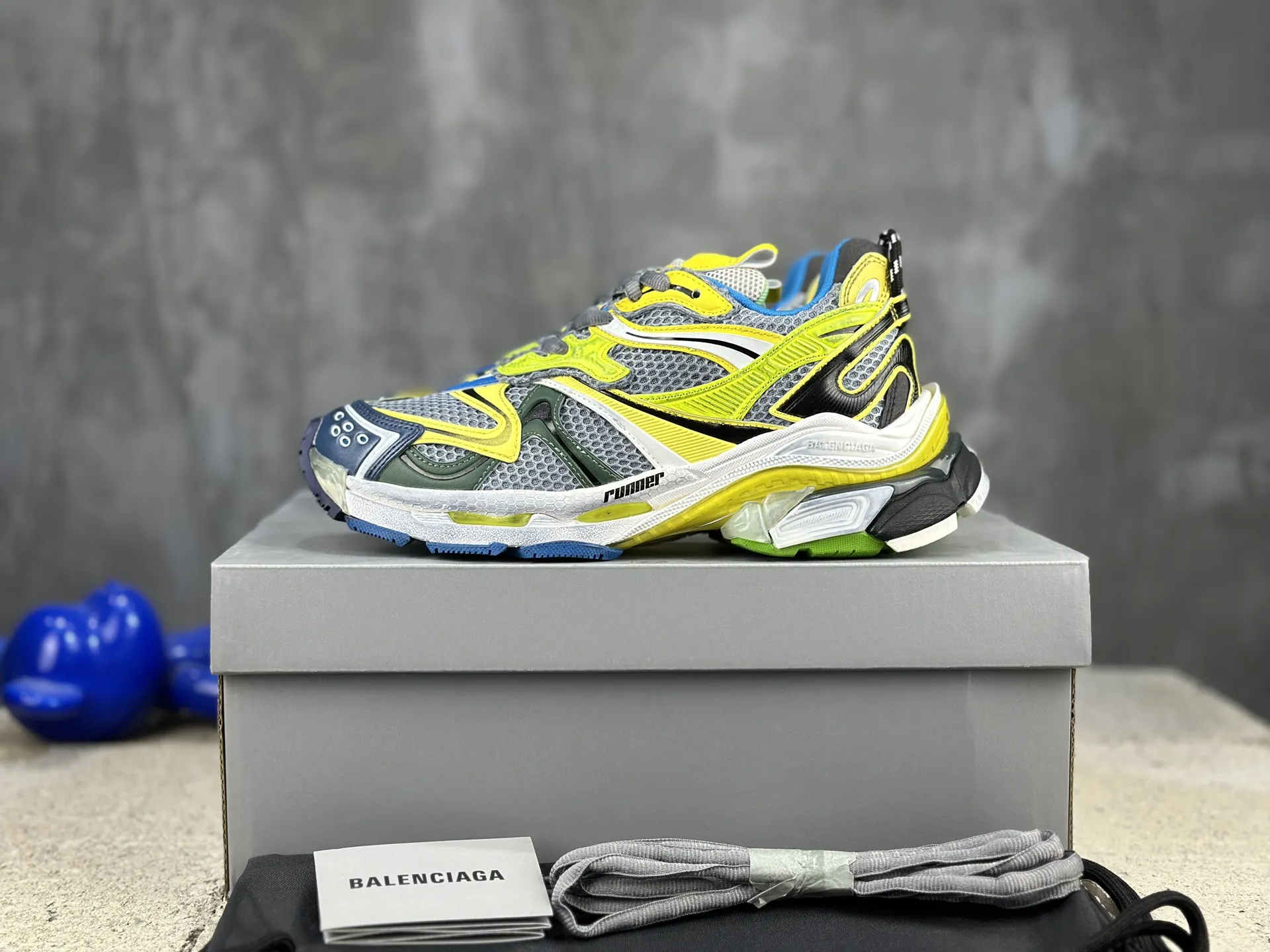 BALENCIAGA Runner-2 破壊風 イエロー 新作