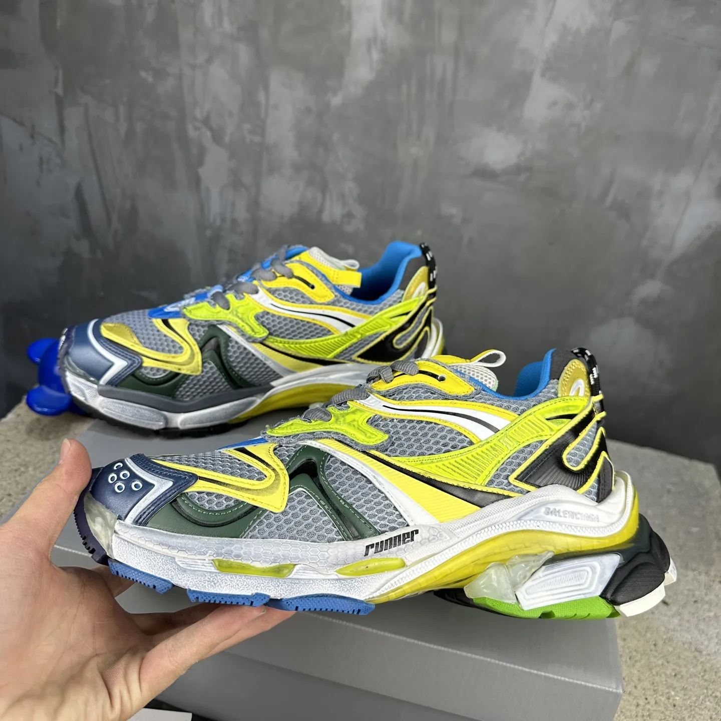 BALENCIAGA Runner-2 破壊風 イエロー 新作 - 画像 (5)