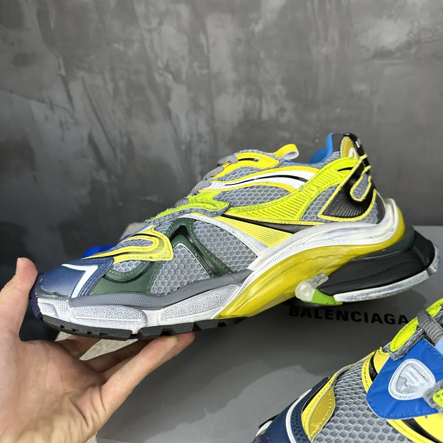 BALENCIAGA Runner-2 破壊風 イエロー 新作 - 画像 (6)