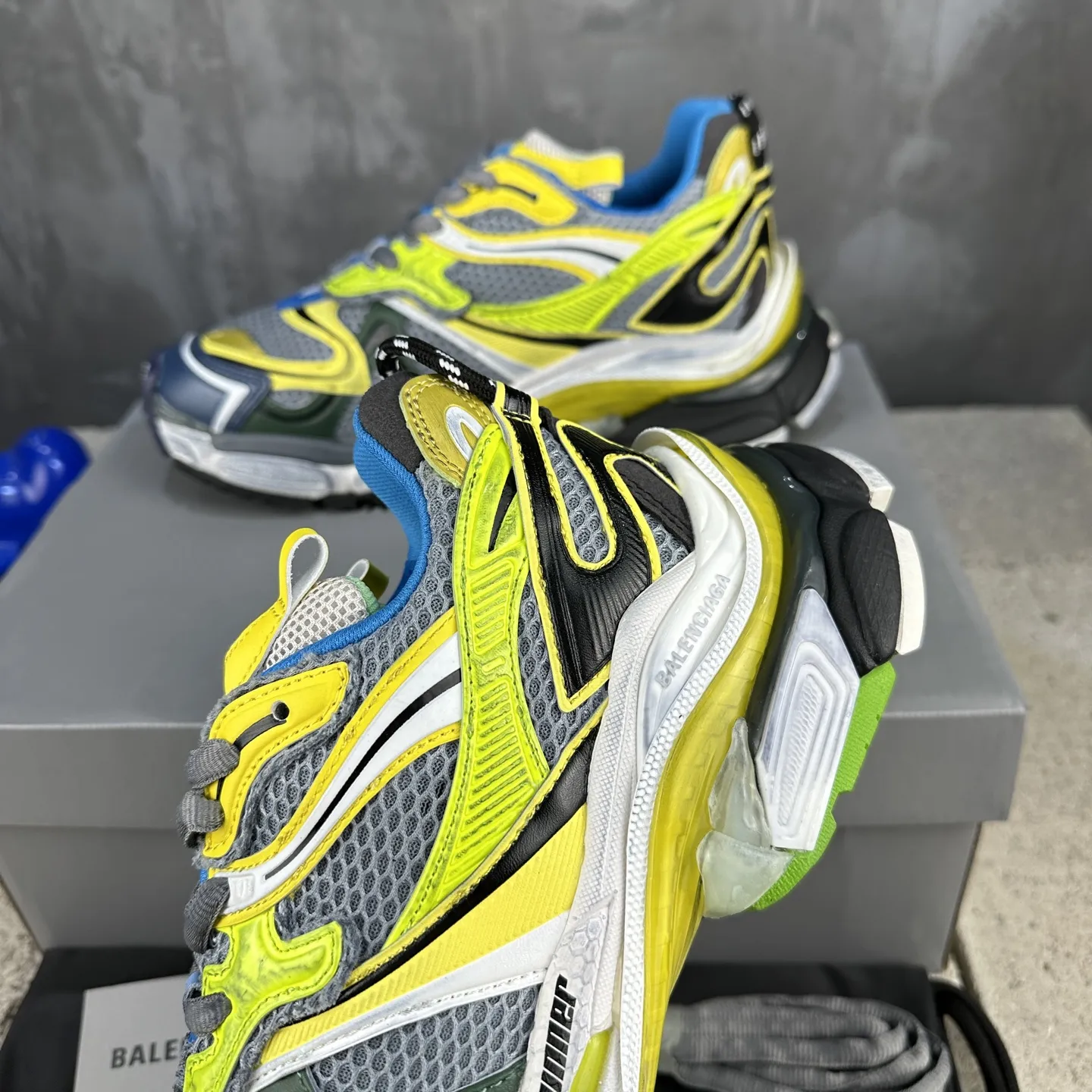 BALENCIAGA Runner-2 破壊風 イエロー 新作 - 画像 (8)