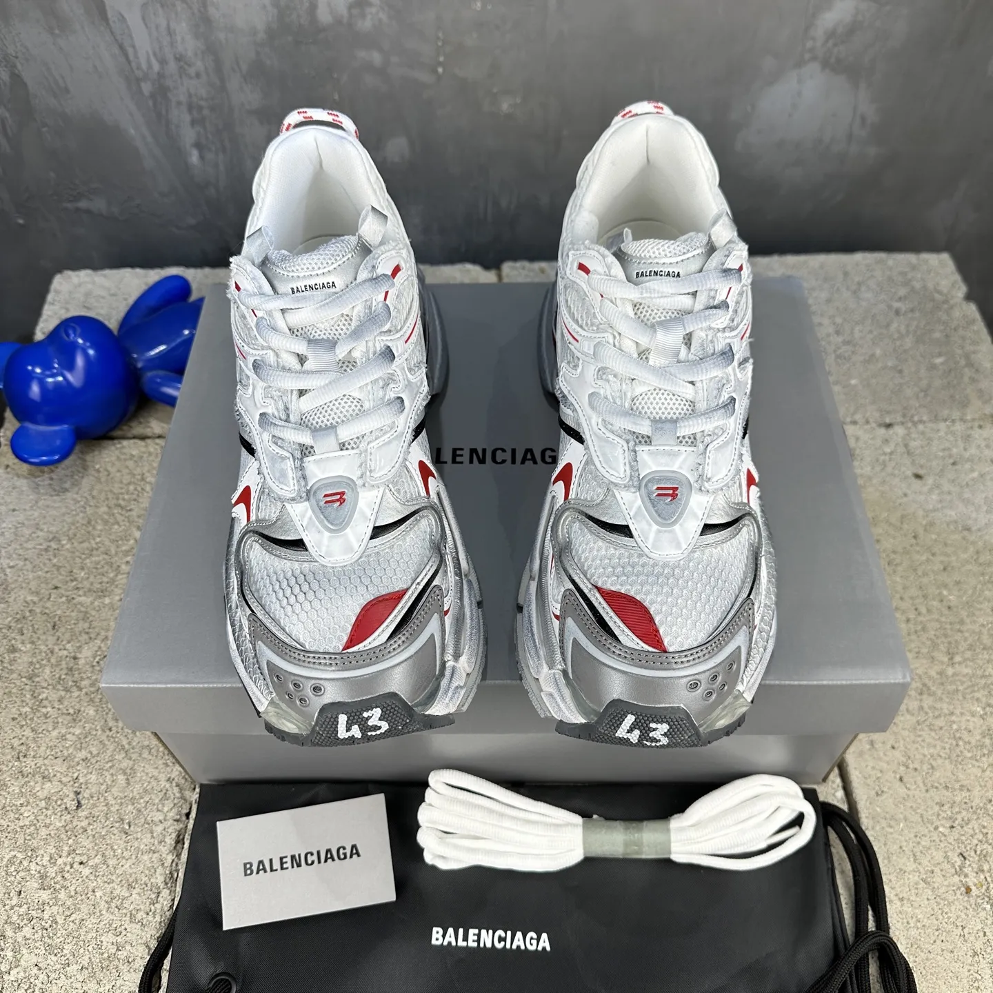 BALENCIAGA Runner-2 白×赤 デストロイ風 - 画像 (3)