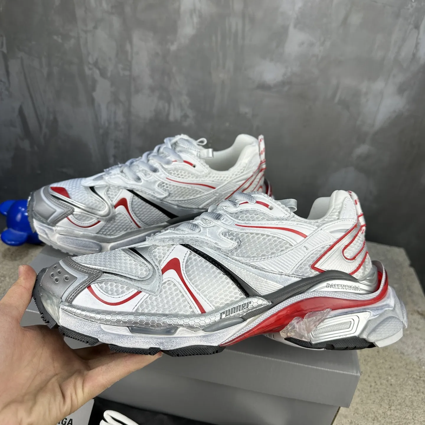 BALENCIAGA Runner-2 白×赤 デストロイ風 - 画像 (5)