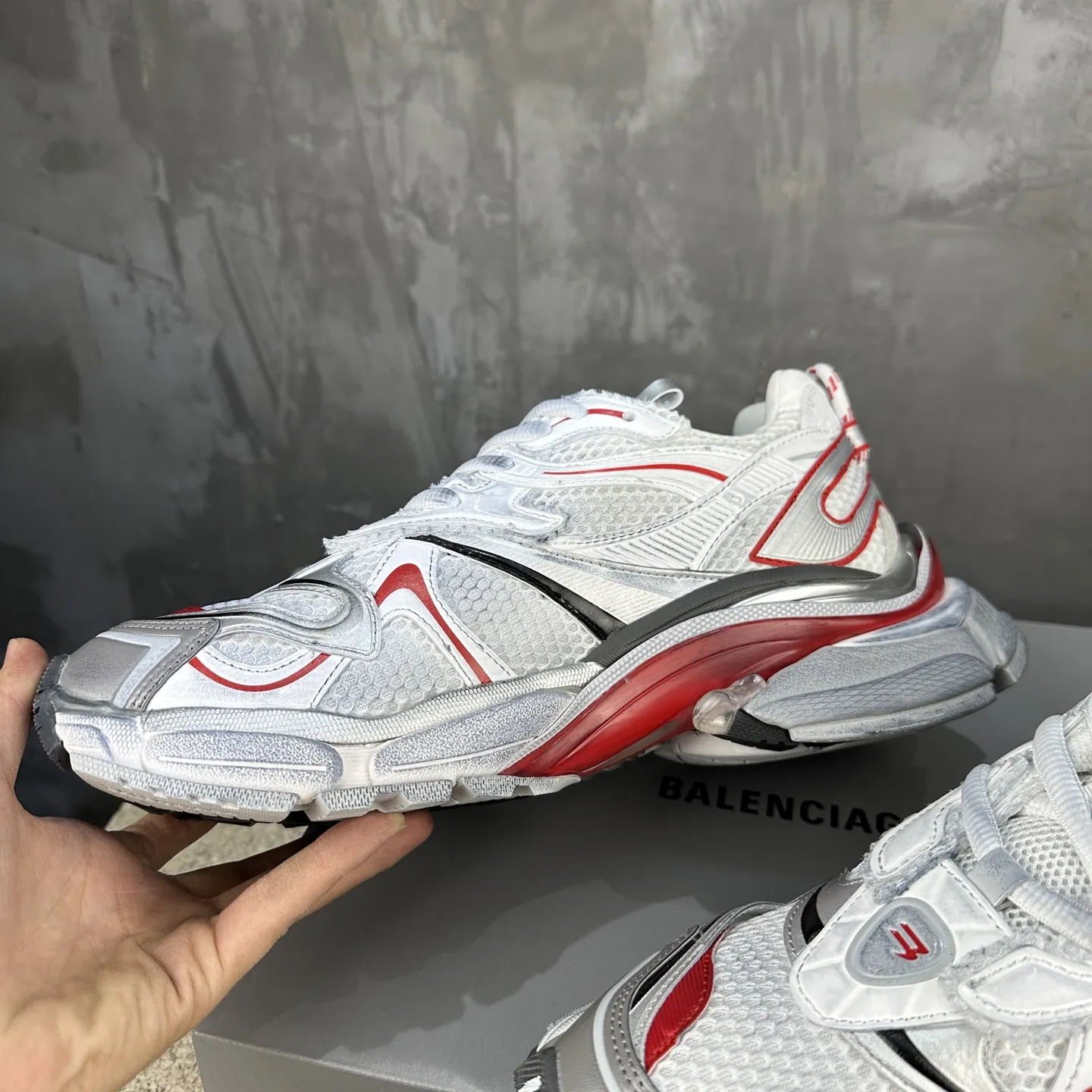 BALENCIAGA Runner-2 白×赤 デストロイ風 - 画像 (6)