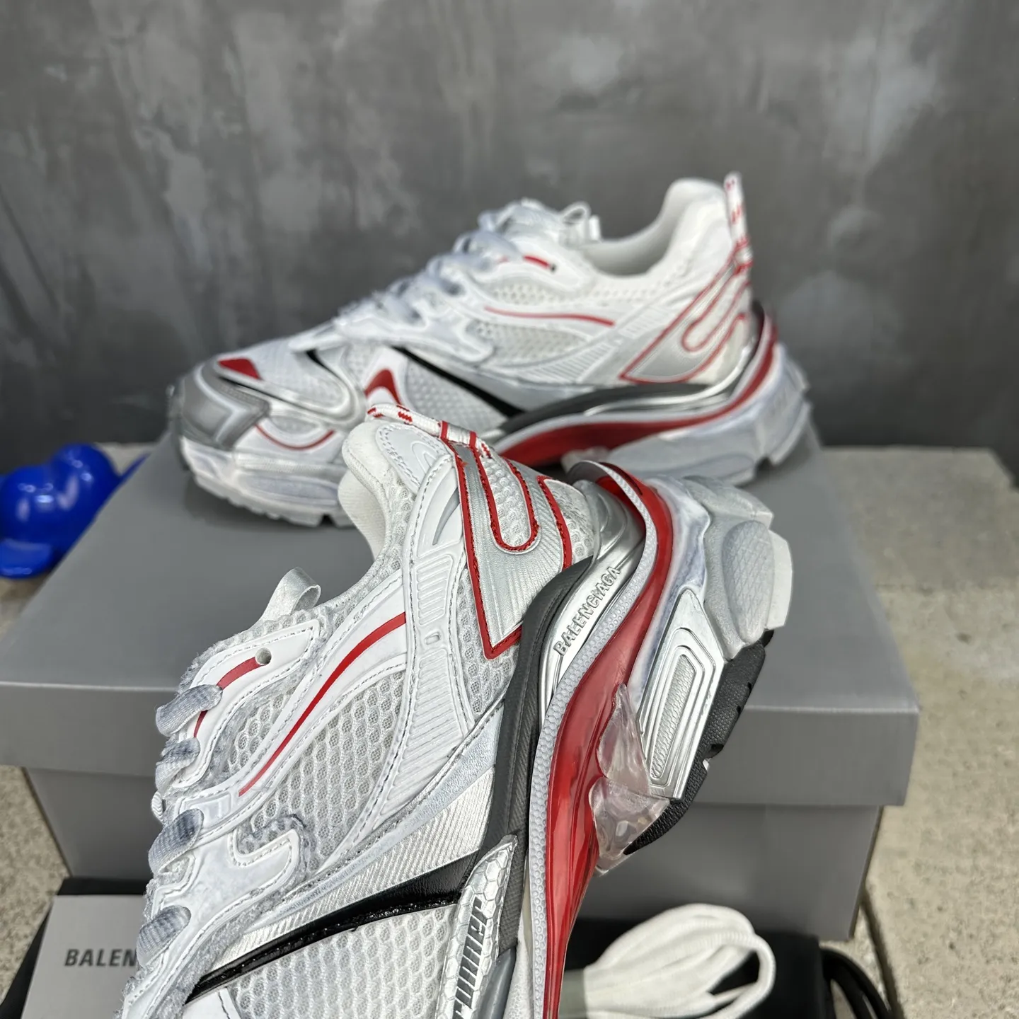 BALENCIAGA Runner-2 白×赤 デストロイ風 - 画像 (8)