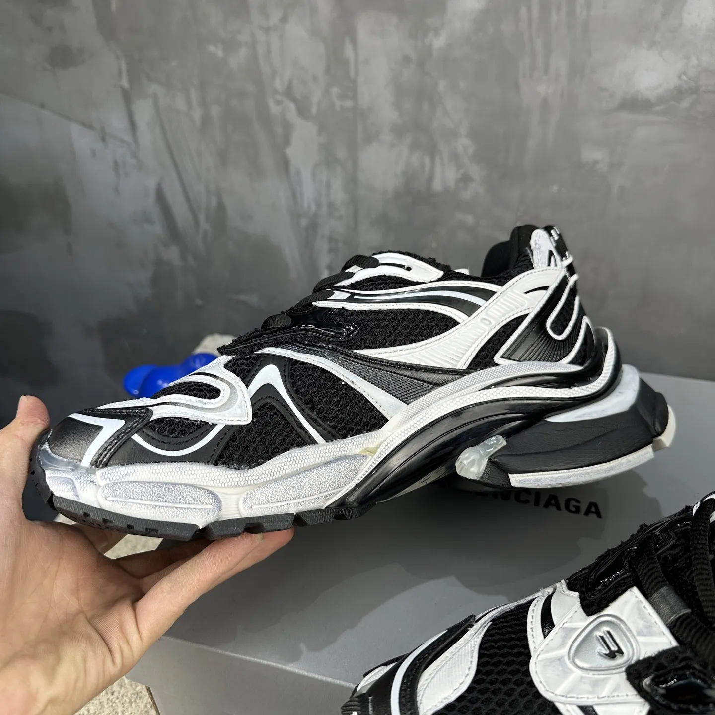 BALENCIAGA Runner-2 黒白 デストロイ風 - 画像 (6)
