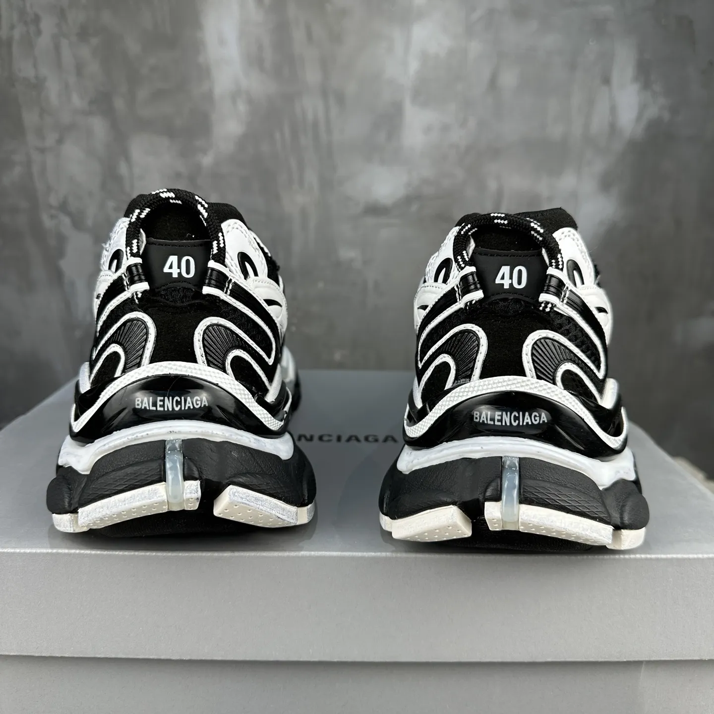 BALENCIAGA Runner-2 黒白 デストロイ風 - 画像 (9)