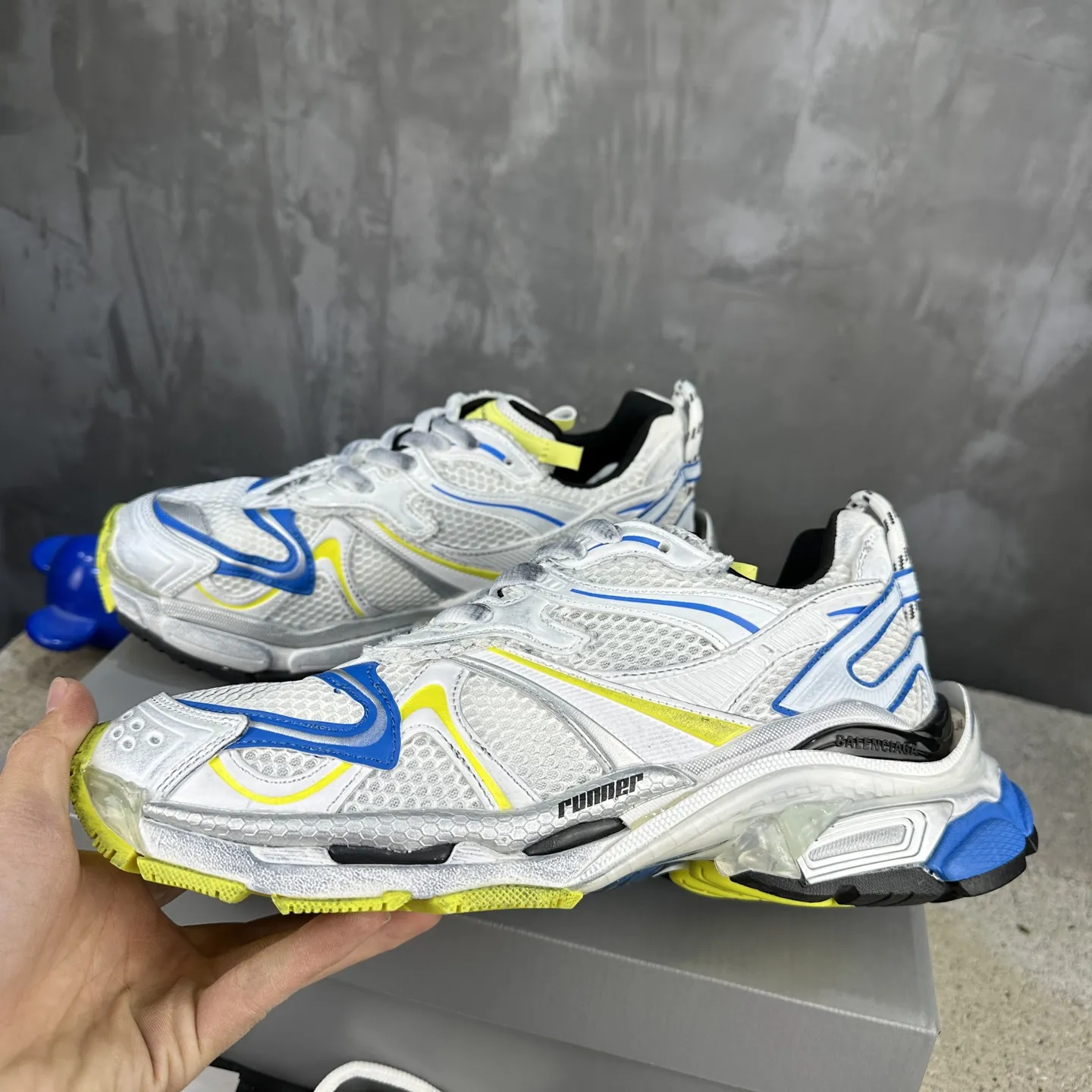 BALENCIAGA Runner-2 破壊風 ホワイトブルー - 画像 (5)