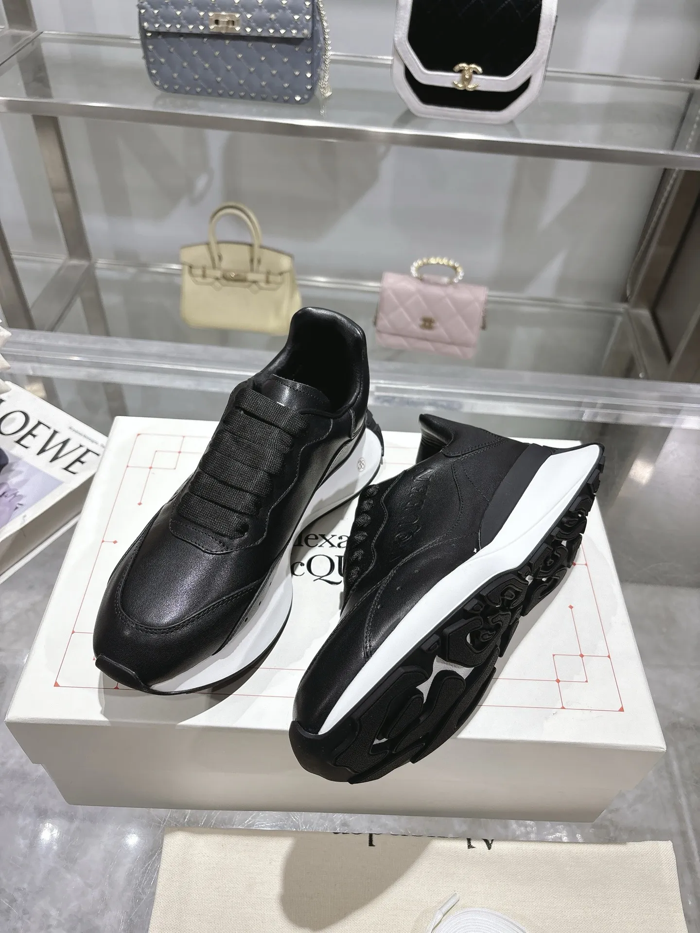 ALEXANDER MCQUEEN 2025春夏新作黒スニーカー - 画像 (8)