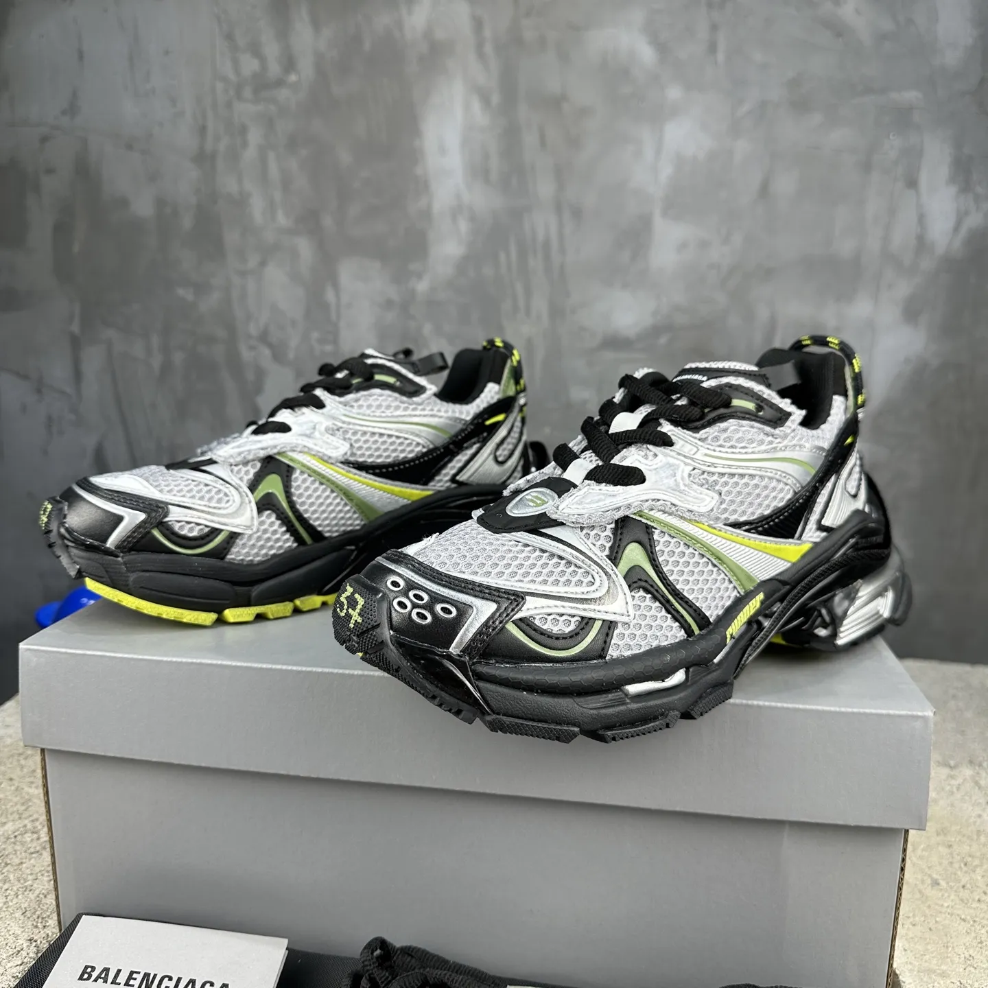 BALENCIAGA Runner-2 破坏风 白黑黄 スニーカー - 画像 (4)