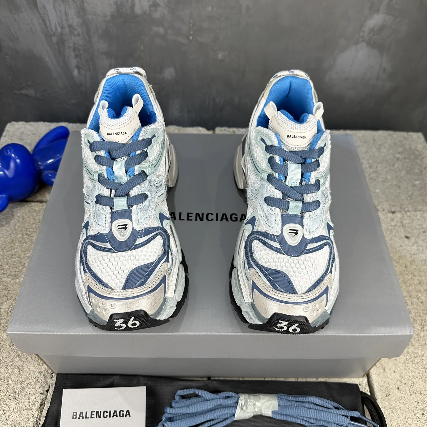 BALENCIAGA Runner-2 破壊風 ホワイトブルー - 画像 (3)