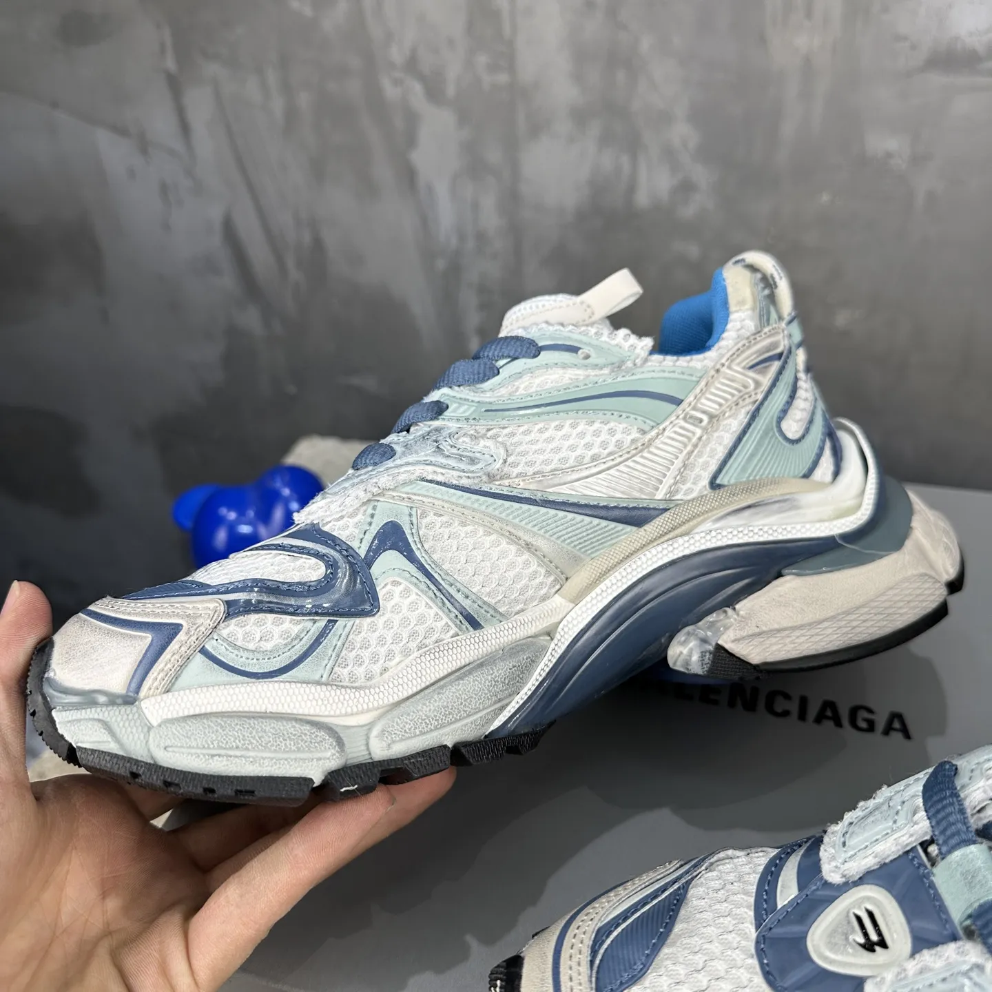 BALENCIAGA Runner-2 破壊風 ホワイトブルー - 画像 (6)
