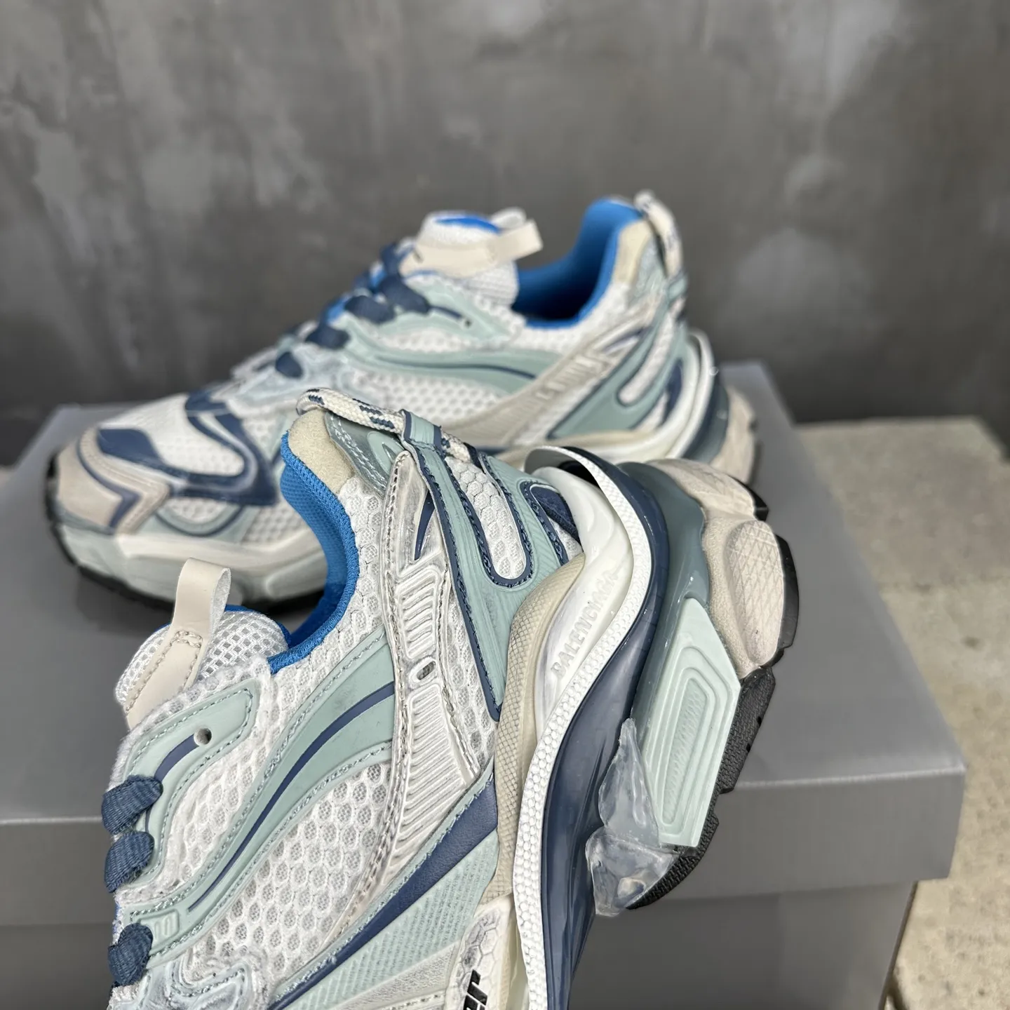 BALENCIAGA Runner-2 破壊風 ホワイトブルー - 画像 (8)
