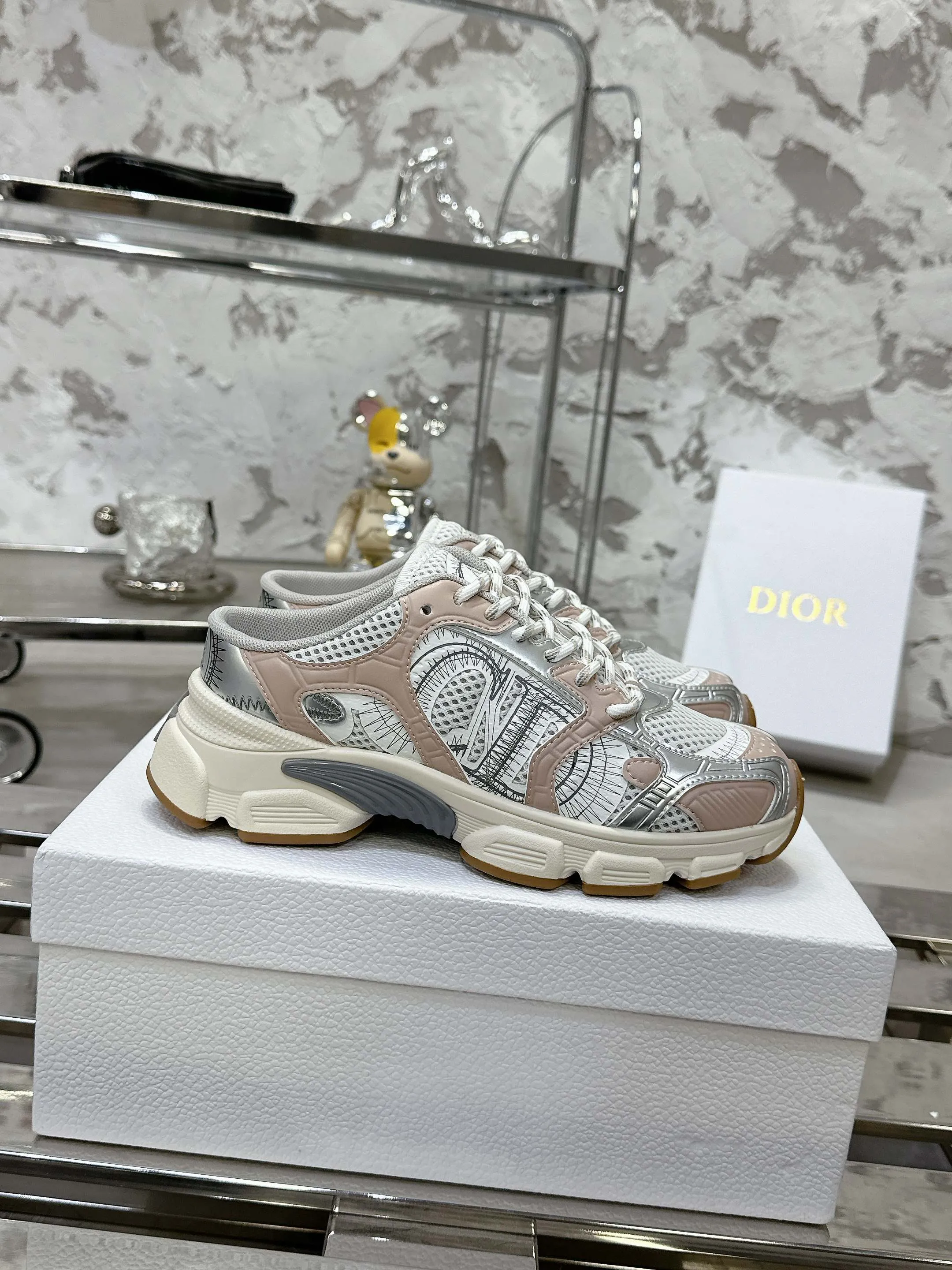 DIOR CHRONO ピンク 老舗スタイルスニーカー