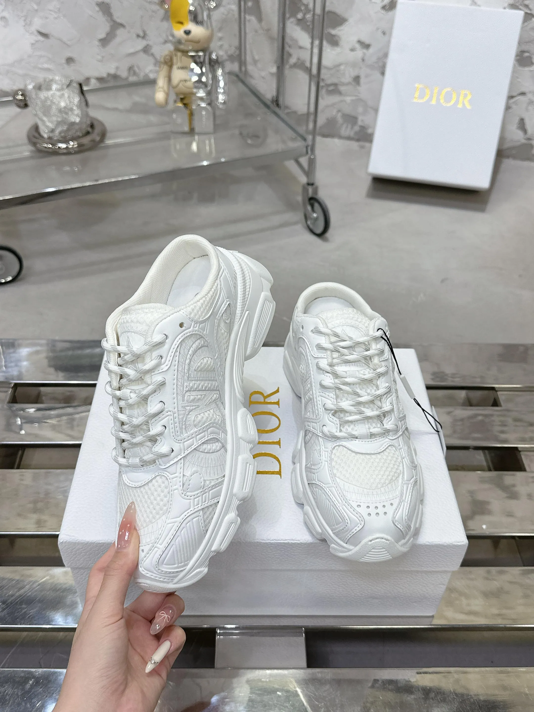Christian Dior 白 クロノ老舗シューズ - 画像 (4)