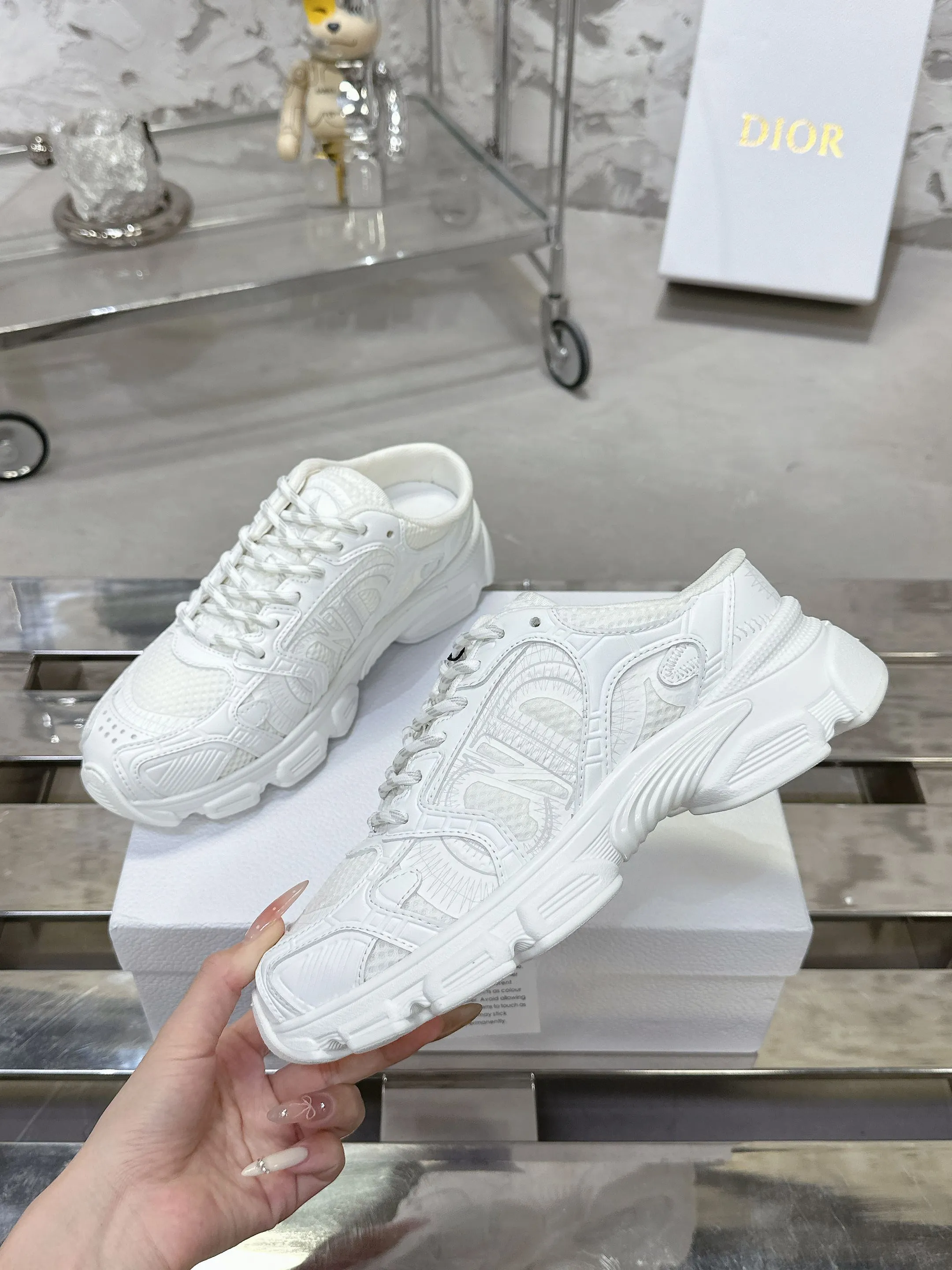 Christian Dior 白 クロノ老舗シューズ - 画像 (7)