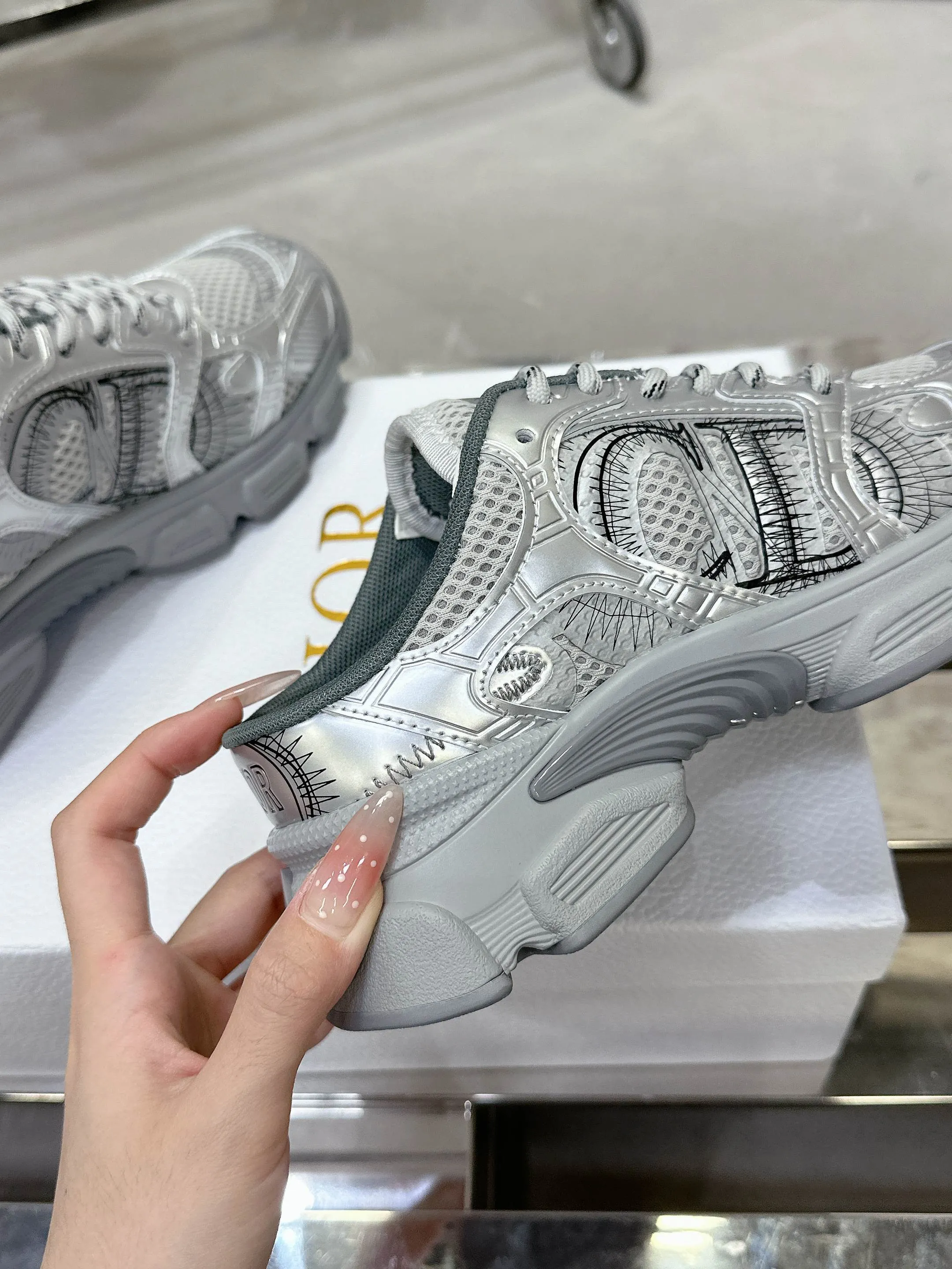 Christian Dior シルバー クロノスニーカー - 画像 (7)