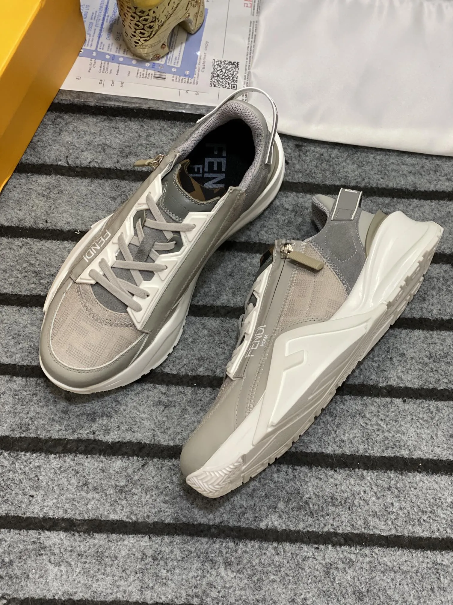 FENDI オリジナルカラー ファッションスニーカー - 画像 (5)