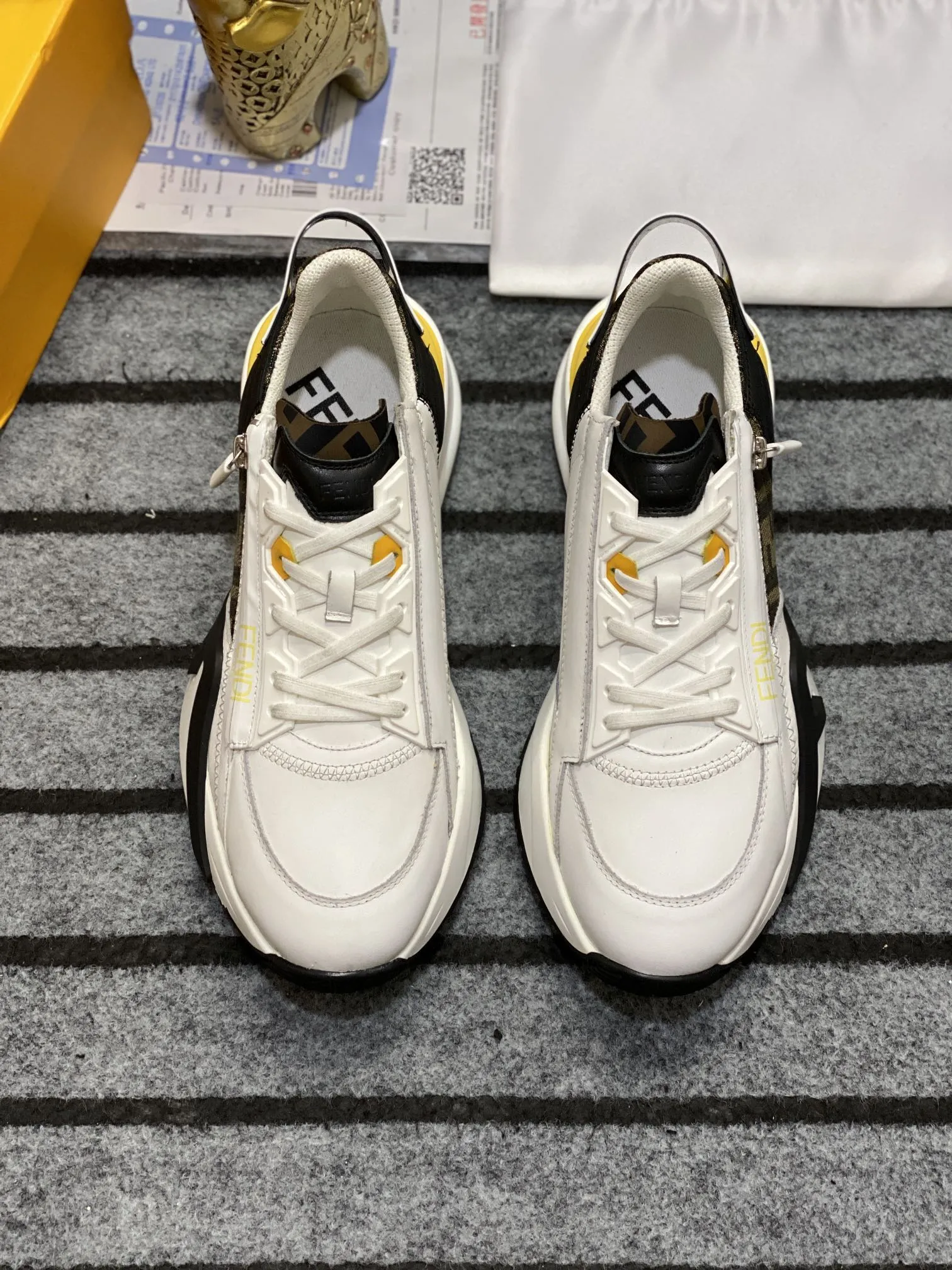 FENDI オリジナルカラー スタイルスニーカー - 画像 (3)