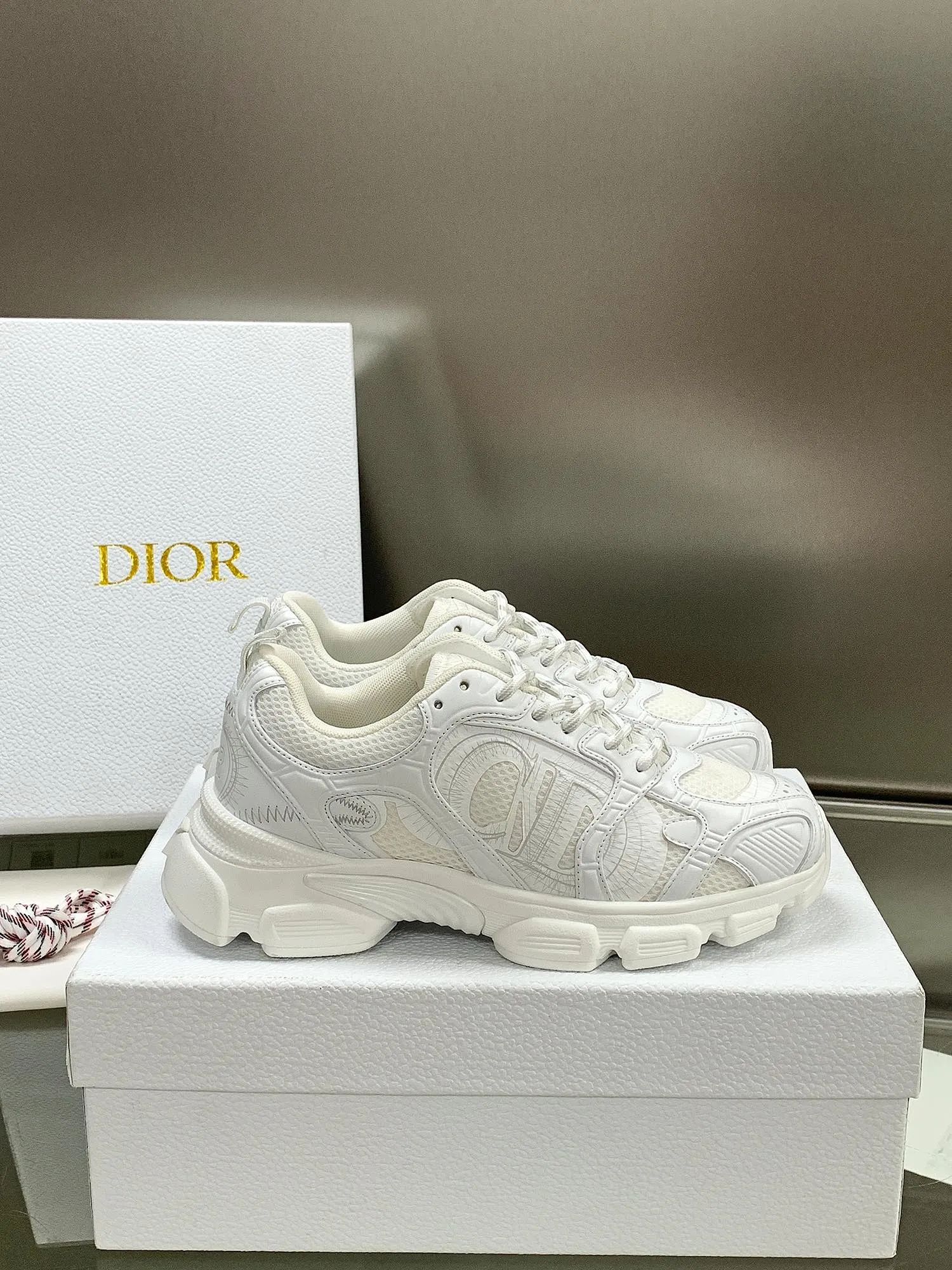 Christian Dior 白 Chronoスニーカー