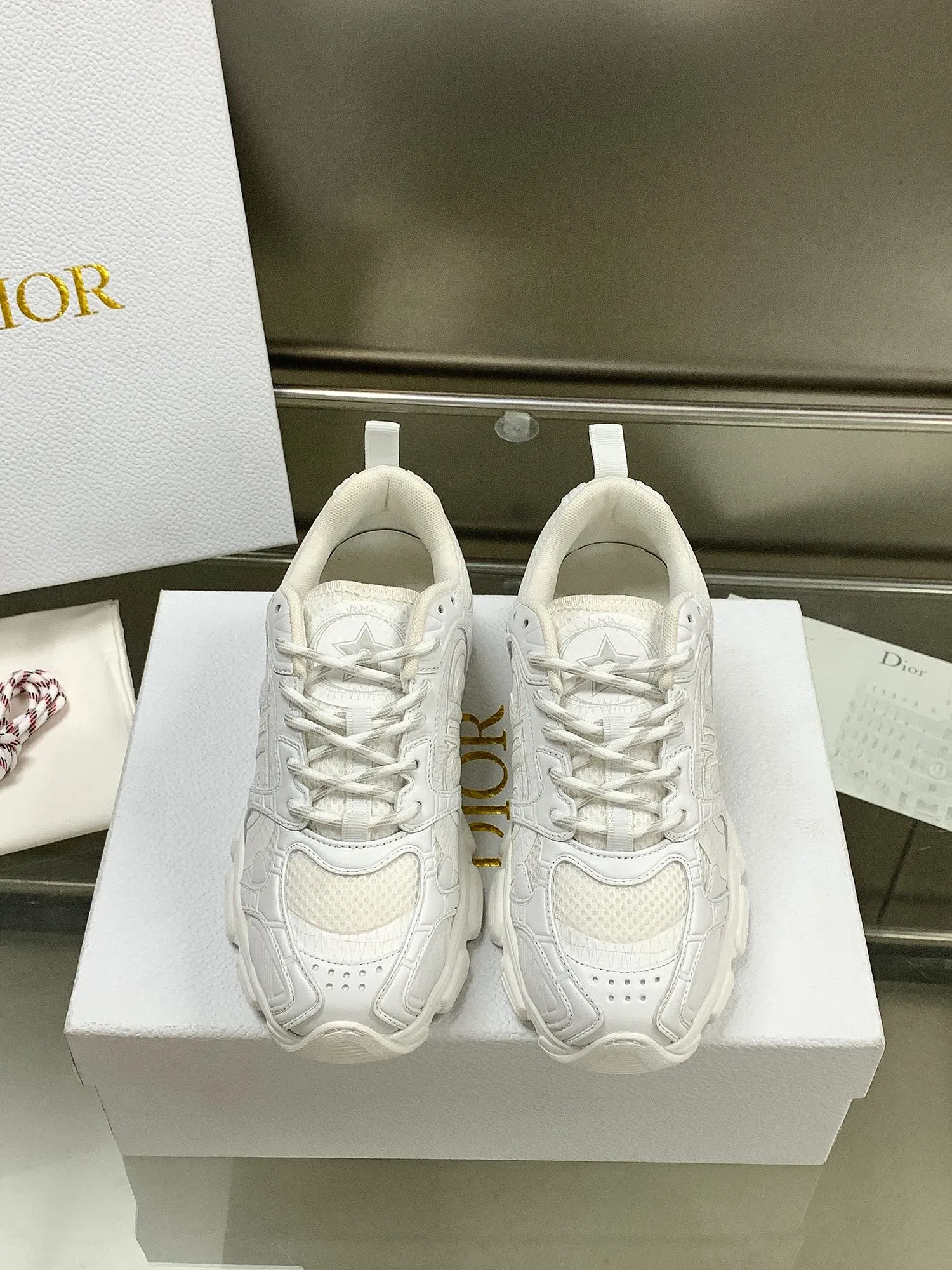 Christian Dior 白 Chronoスニーカー - 画像 (3)