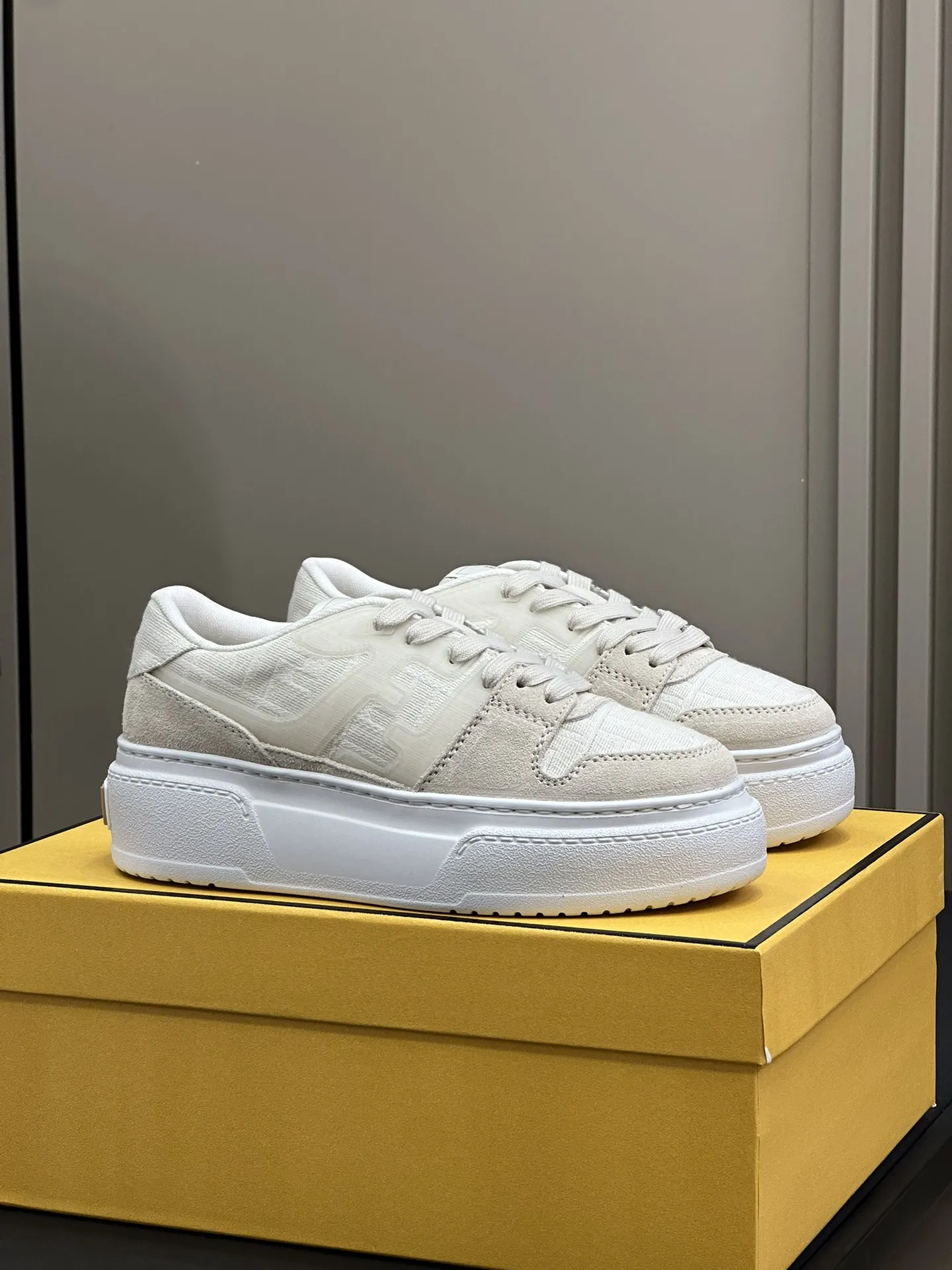 Fendi 24SS Matchスニーカー ホワイト カジュアル