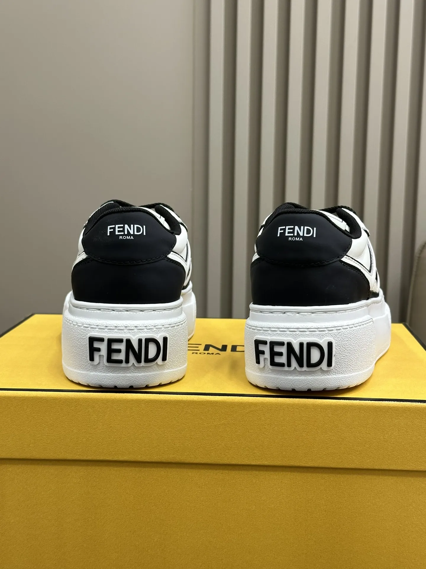 Fendi 24SS マッチスニーカー ブラックホワイト - 画像 (9)