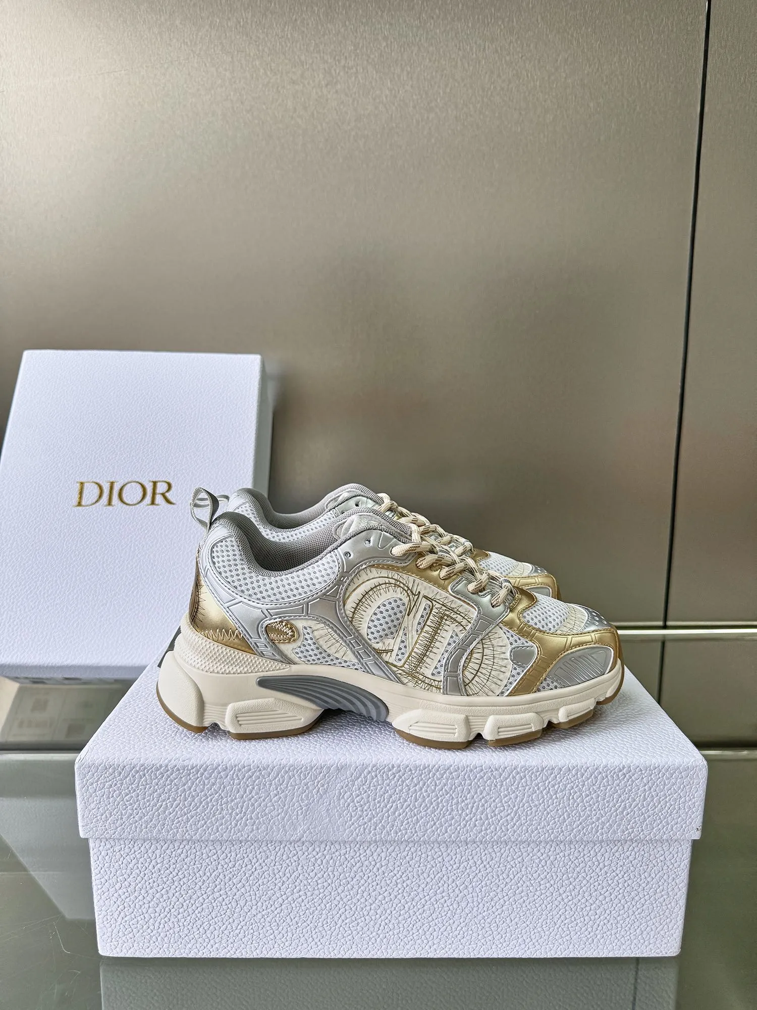 Dior 2024 Chrono 厚底ランニングシューズ 果実色